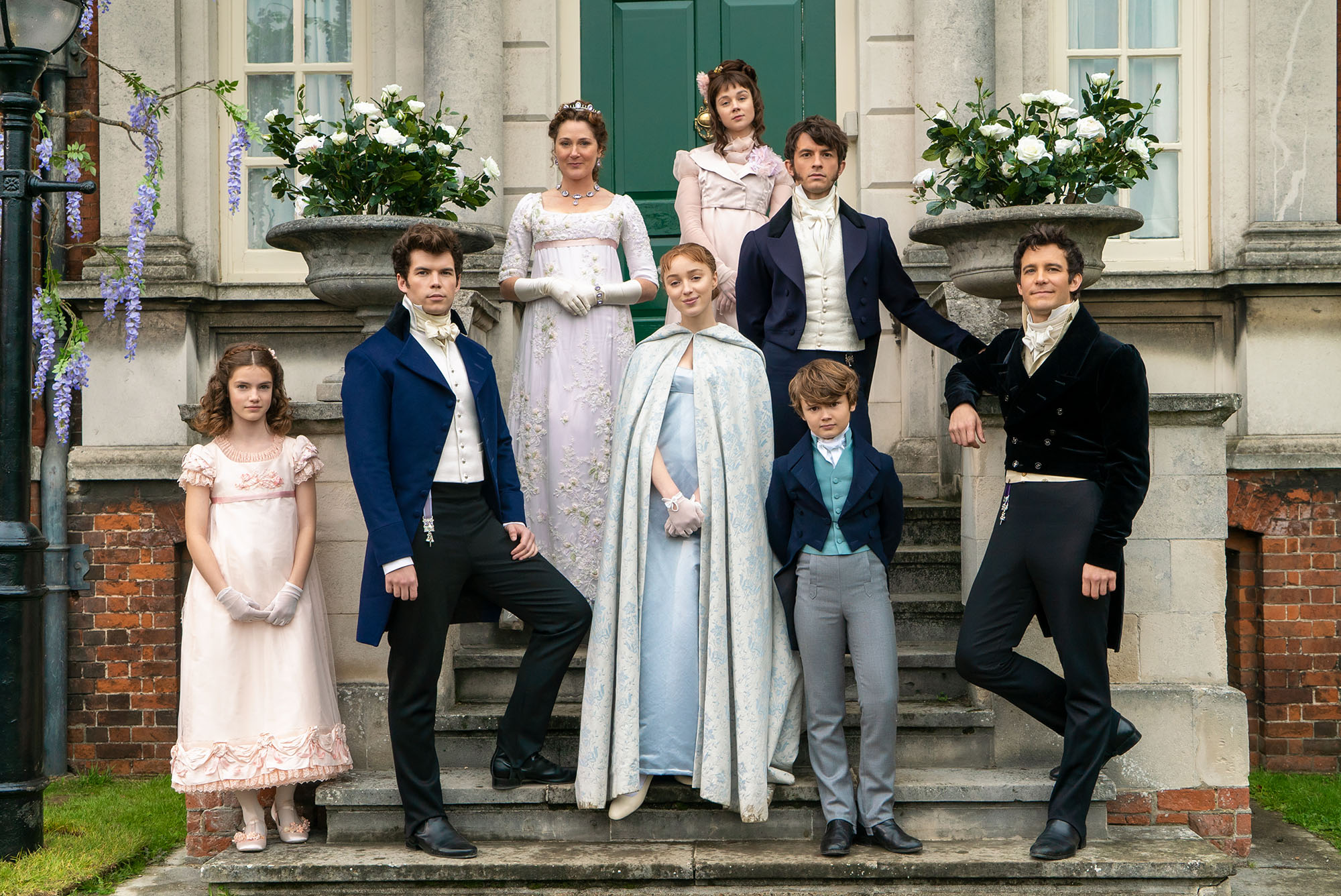 BRIDGERTON (L to R) FLORENCE HUNT as HYACINTH BRIDGERTON, LUKE NEWTON as COLIN BRIDGERTON, RUTH GEMMELL as LADY VIOLET BRIDGERTON, PHOEBE DYNEVOR as DAPHNE BRIDGERTON, CLAUDIA JESSIE as ELOISE BRIDGERTON, JONATHAN BAILEY as ANTHONY BRIDGERTON, WILL TILST