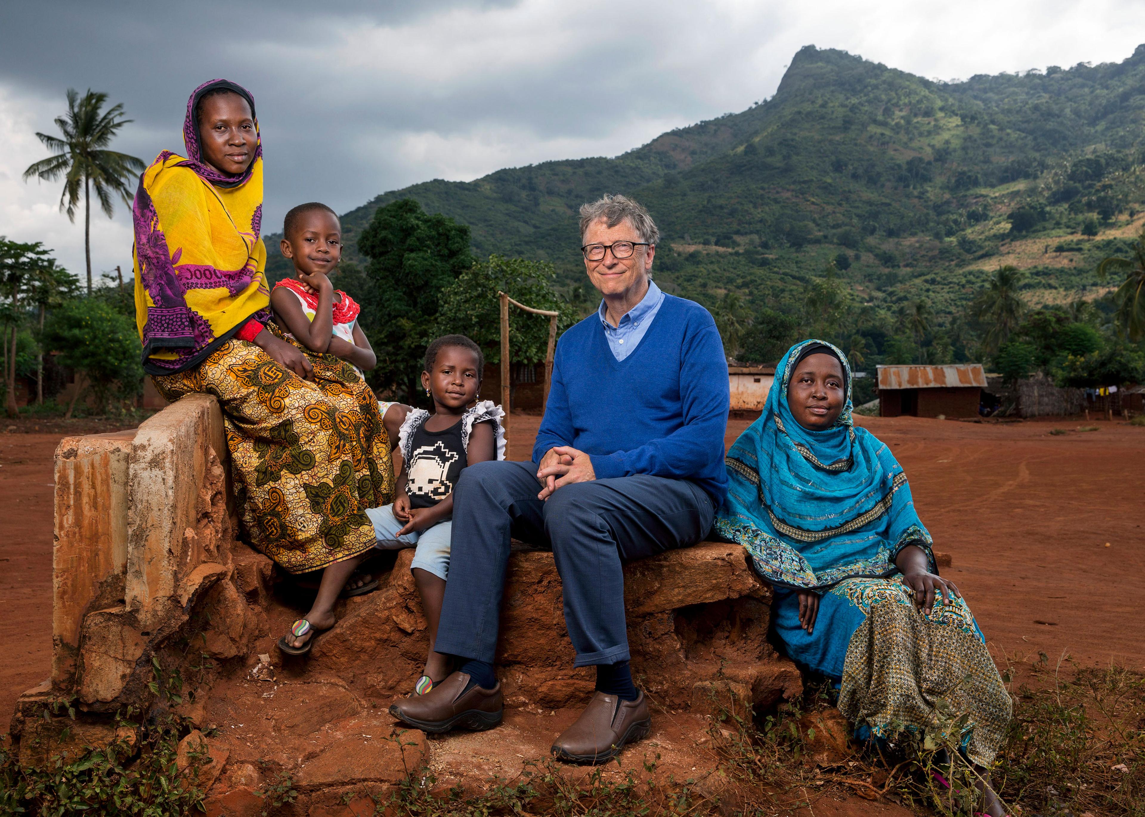 Fadhila Athumani, Salhati Hassani, Hailati Aly, Bill Gates and Asha Athumani in the village of Kicheba in the Tanga Region of Tanzania during an August 2017 visit.
