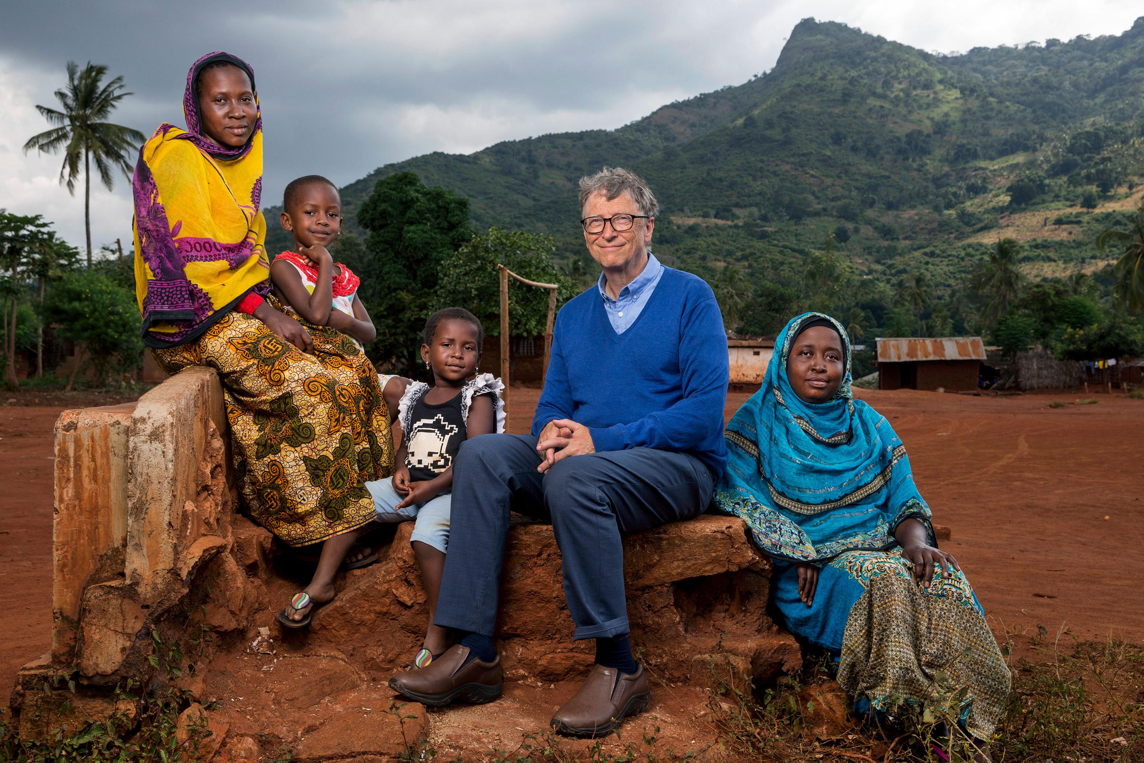 Fadhila Athumani, Salhati Hassani, Hailati Aly, Bill Gates and Asha Athumani in the village of Kicheba in the Tanga Region of Tanzania during an August 2017 visit.
