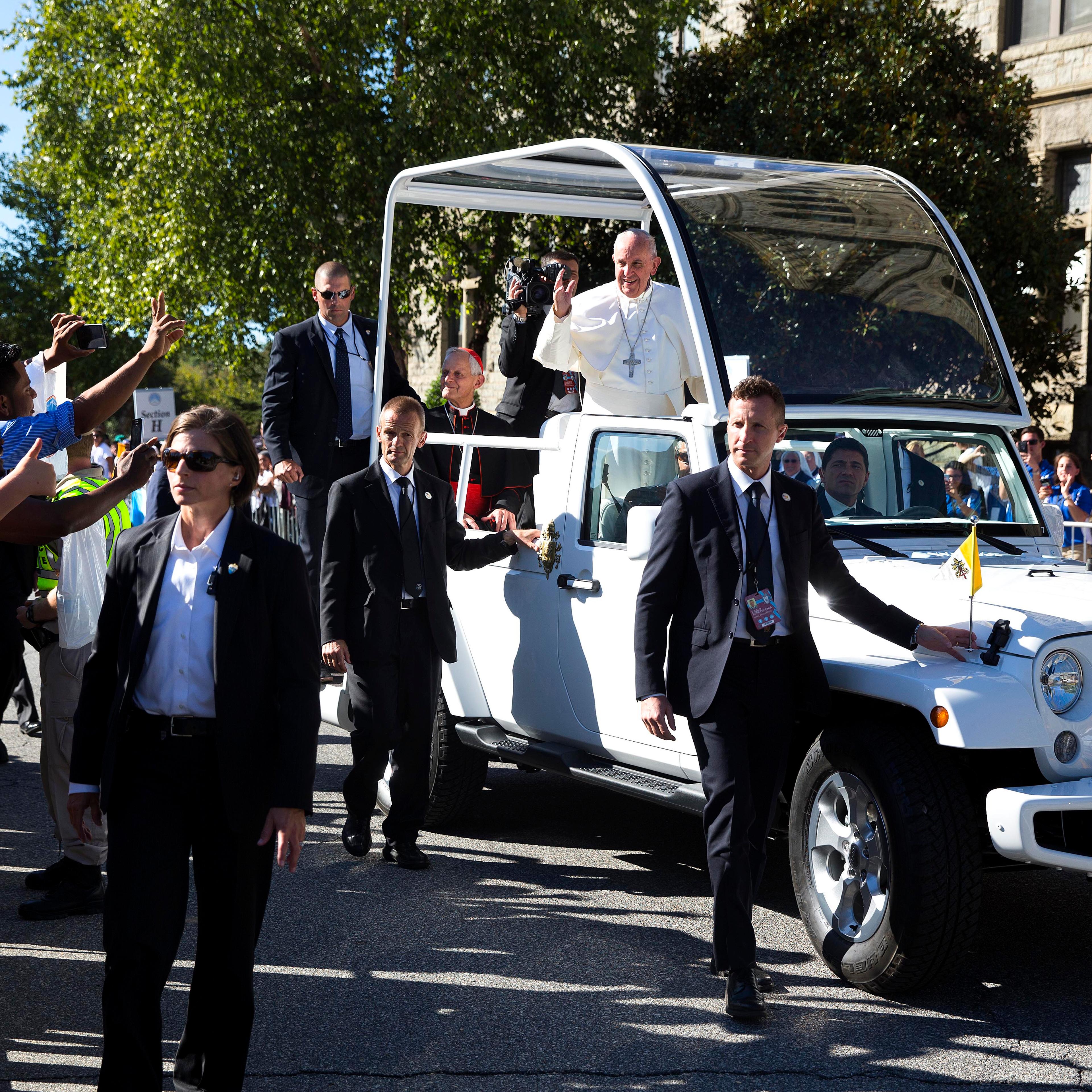 Pope Francis arrives at Catholic University for Canonization Mass in Washington