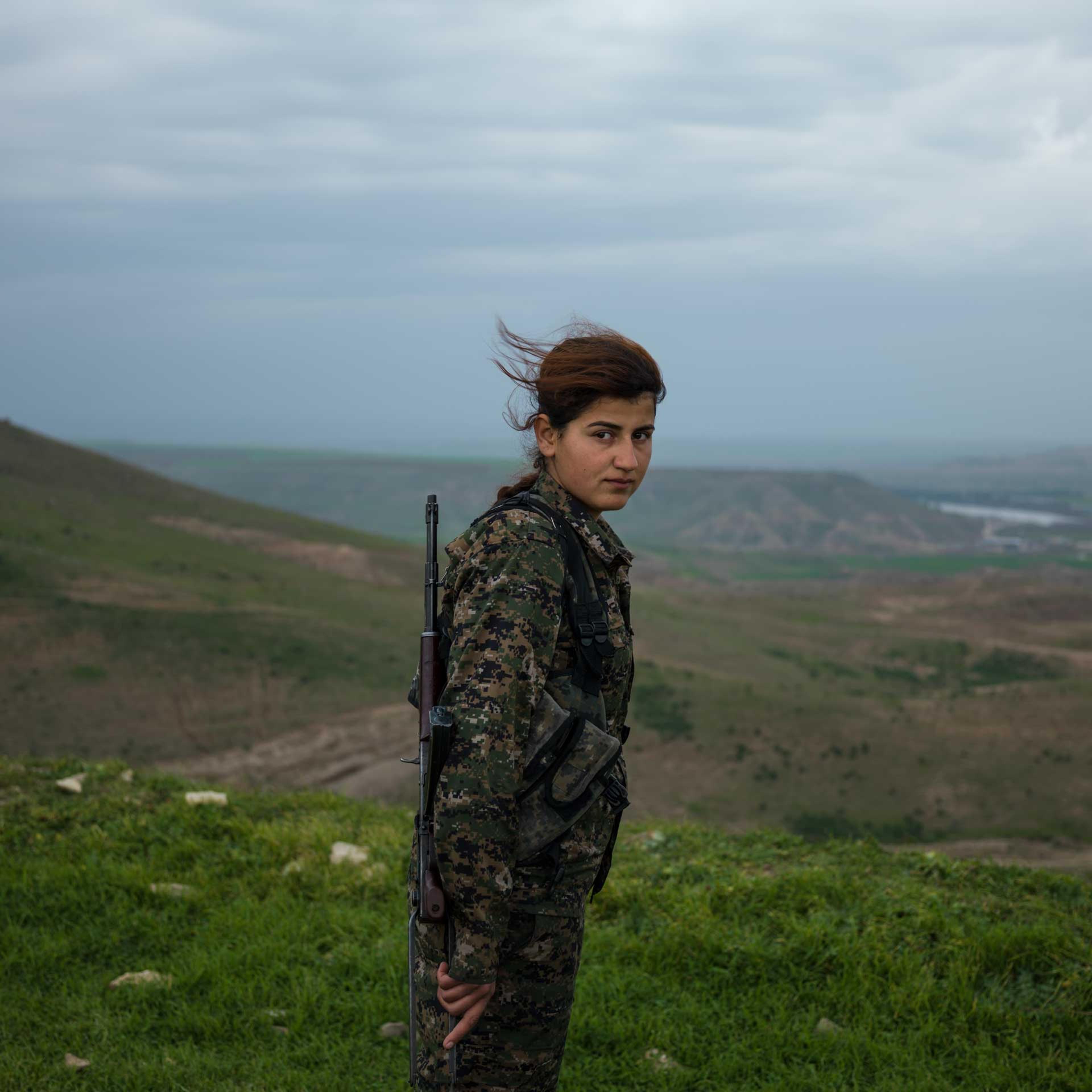 18-year-old YPJ fighter Torin Khairegi: “We live ina world where women are dominated by men.We are here to take control of our future..I injured an ISIS jihadi in Kobane. When he was wounded, all his friends left him behind and ran away. Later I went the
