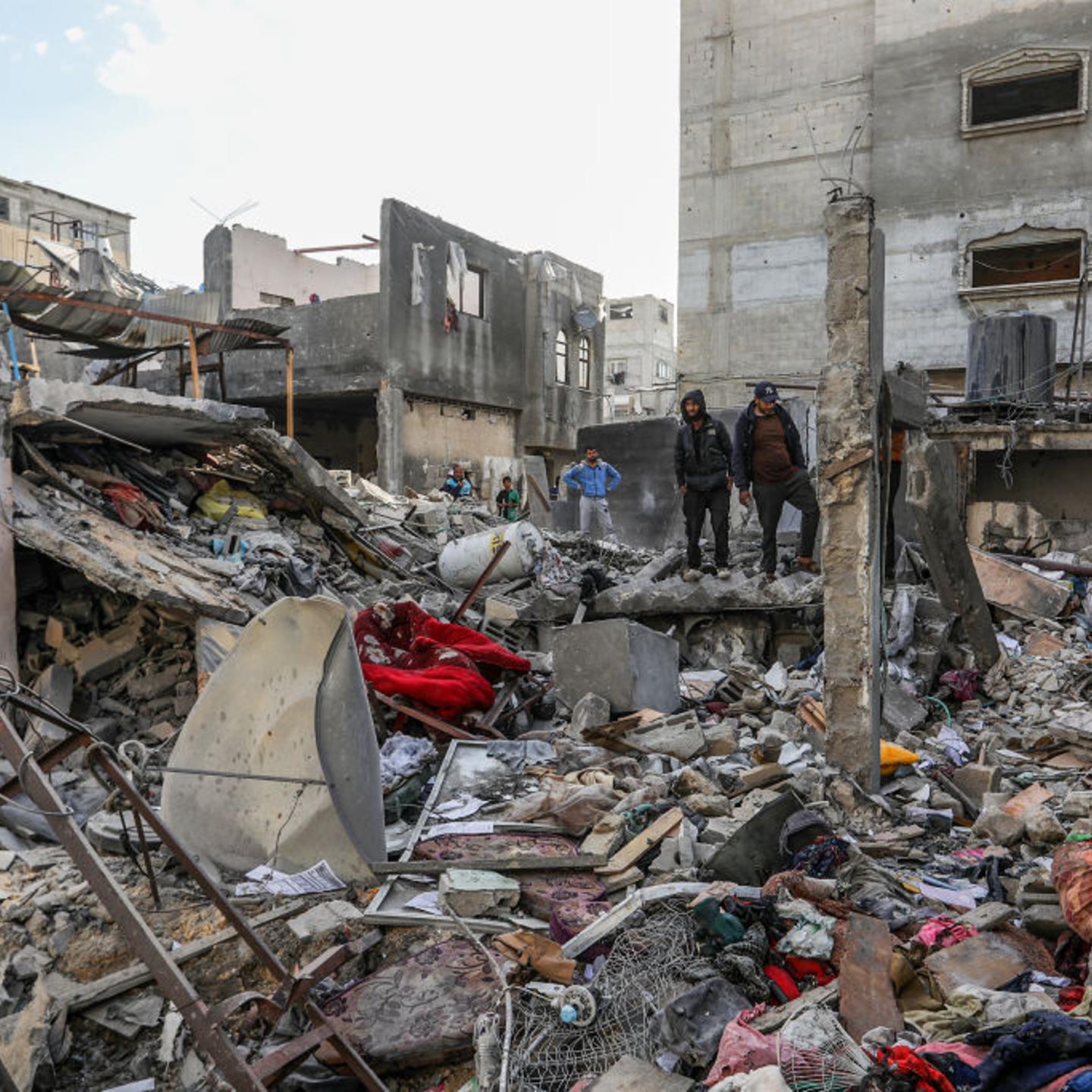 Israel attacks Gaza breaking ceasefire : At least 322 dead