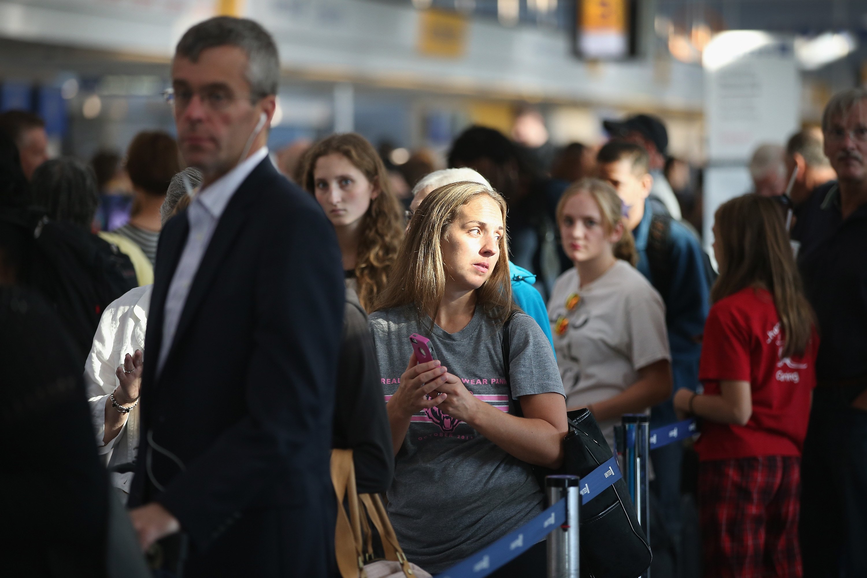 Chicago's O'Hare Airport Snarled In Ground Stops After Fire At FAA Building