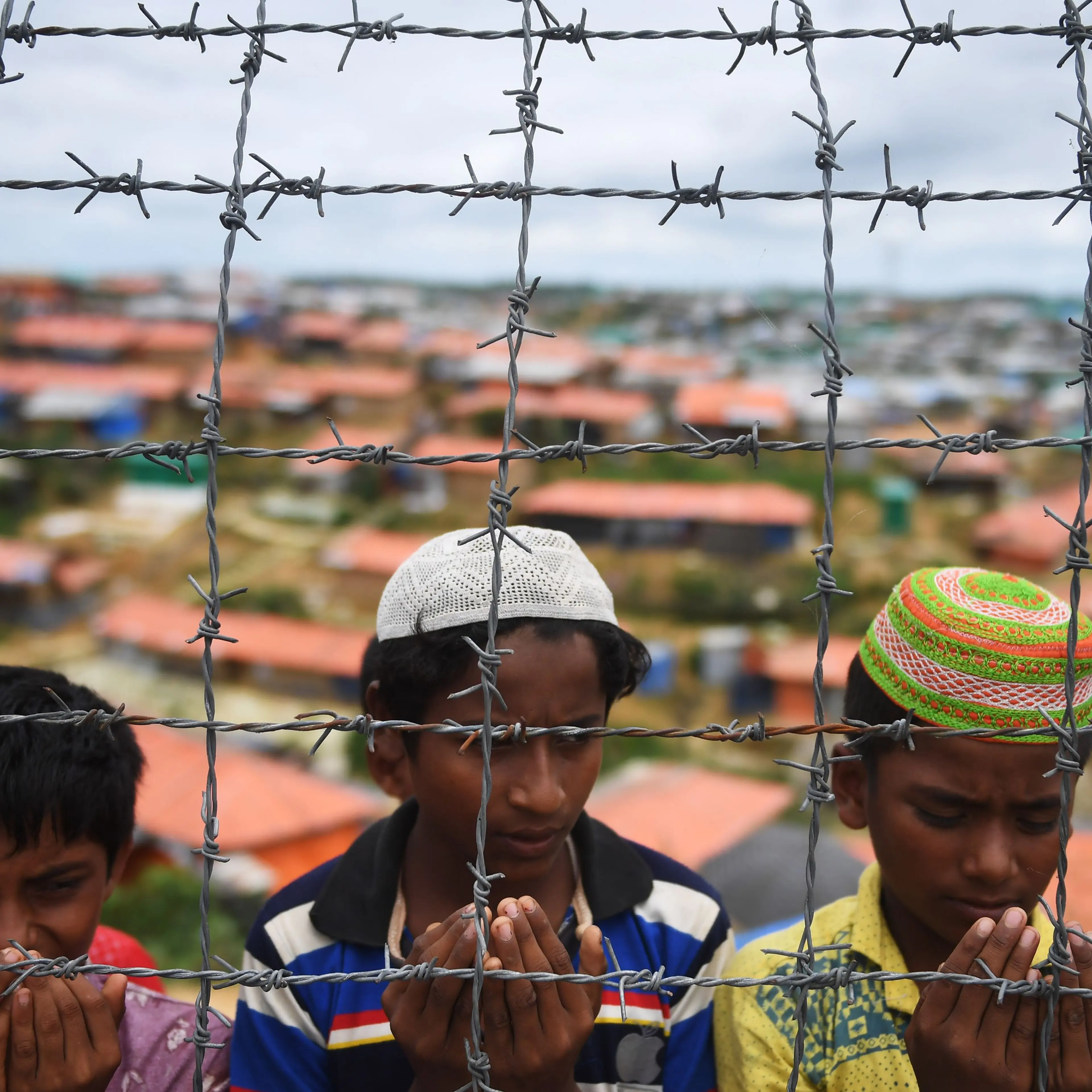 TOPSHOT-MYANMAR-BANGLADESH-REFUGEE-UNREST-ROHINGYA