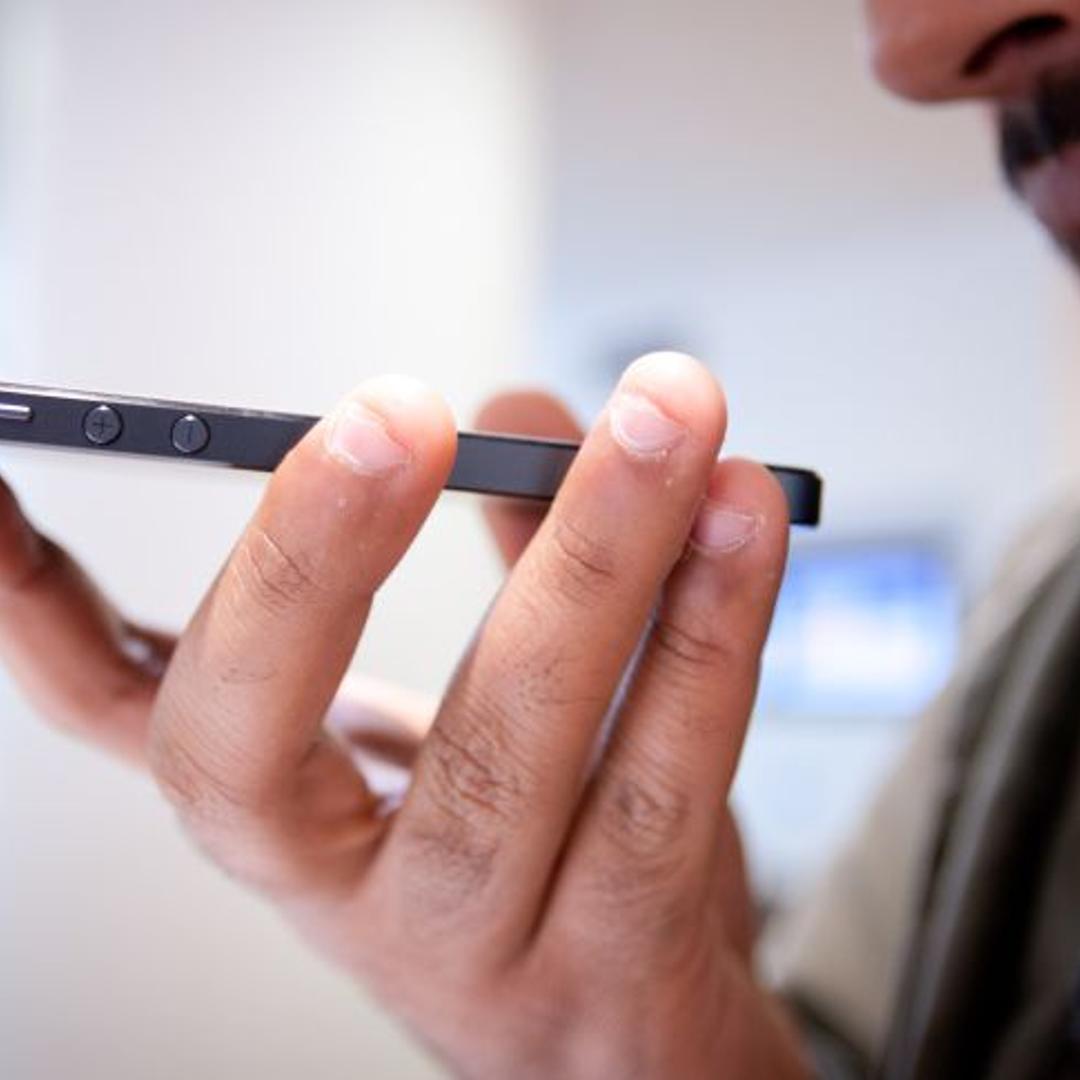 Apple Poised to Sell 10 Million IPhones in Record Debut