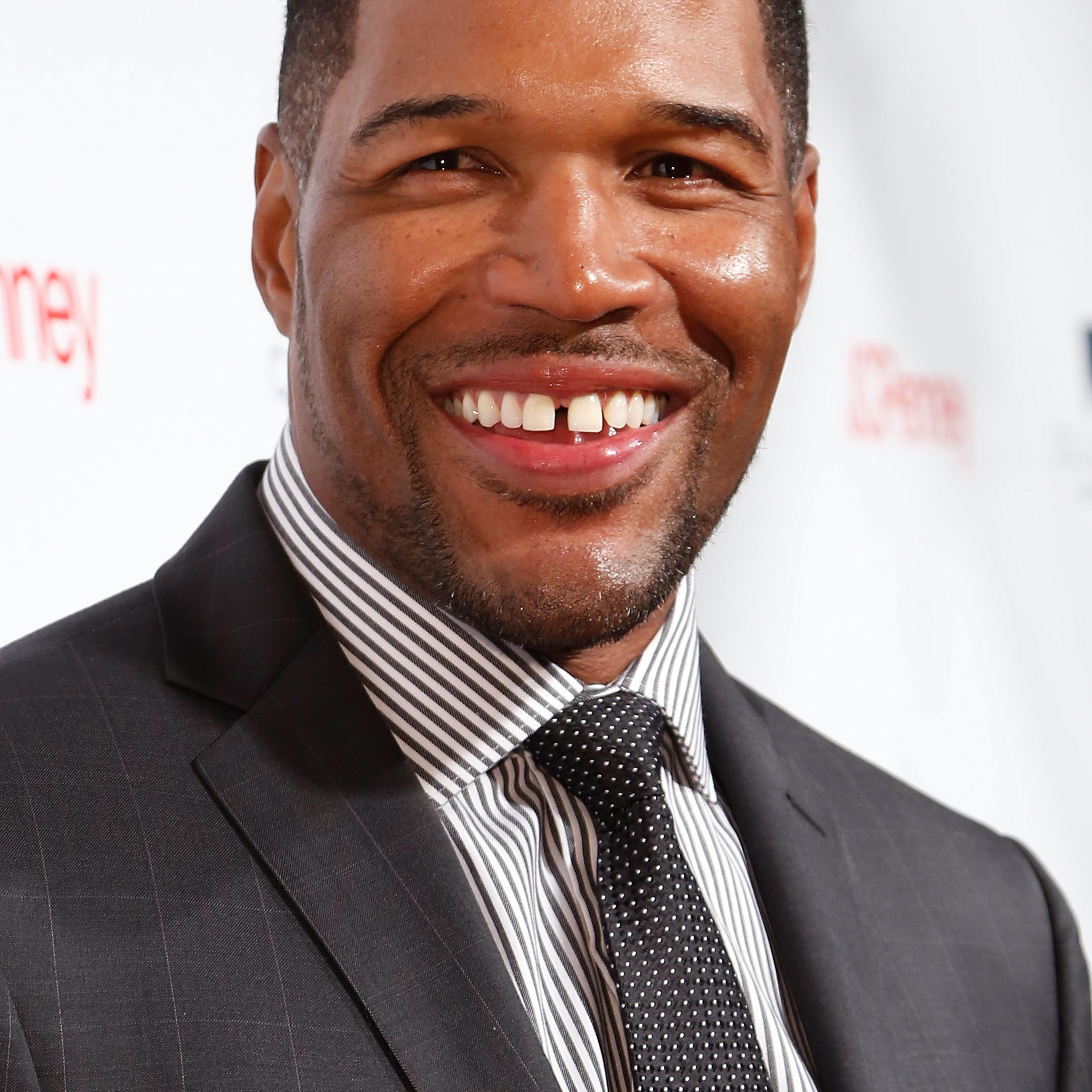 Michael Strahan attends the Sports Illustrated's Fashionable 50 NYC Event at Vandal on April 12, 2016 in New York City.