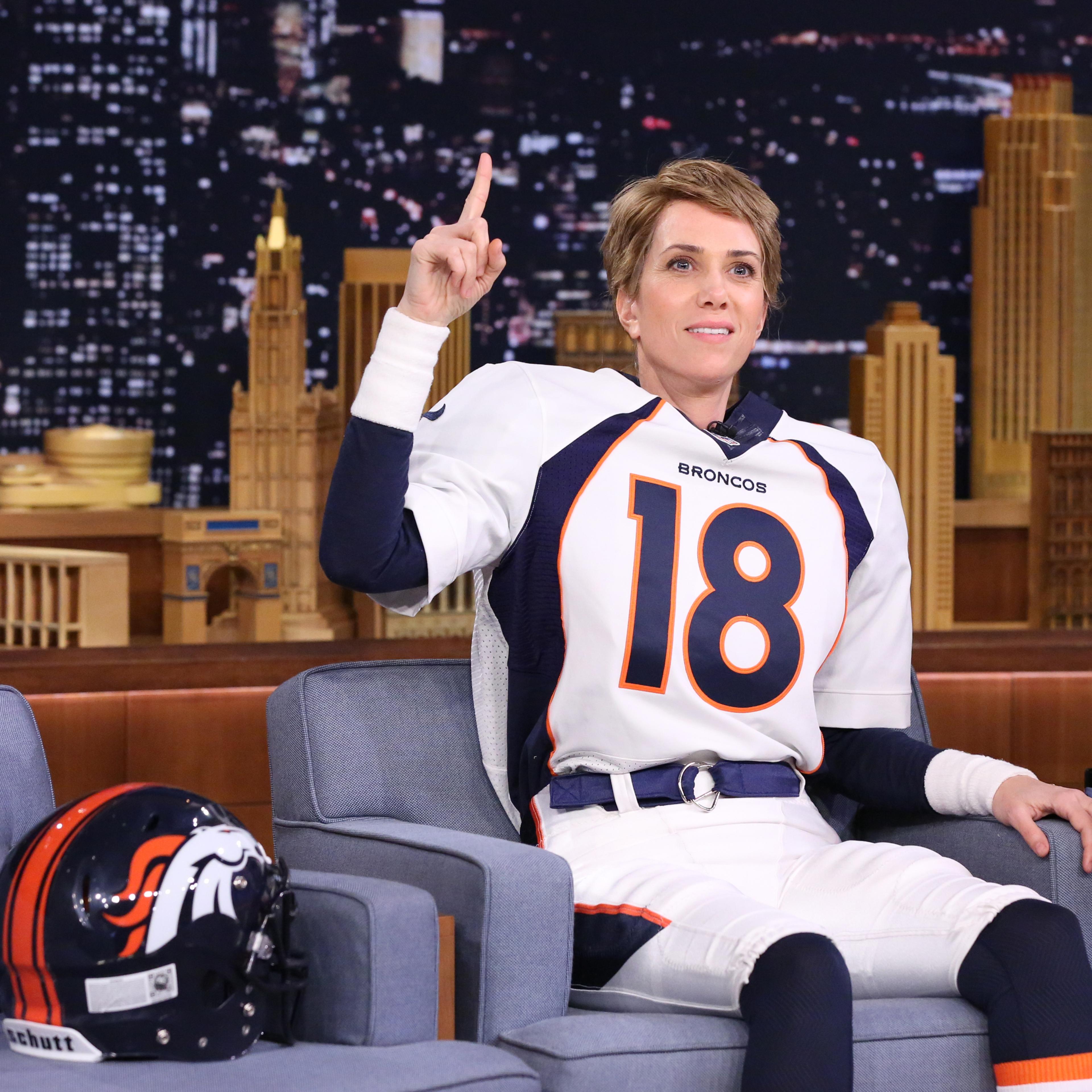 Kristen Wiig dressed as Denver Bronco's quarterback Peyton Manning on 'The Tonight Show' with Jimmy Fallon on Feb. 11, 2016.