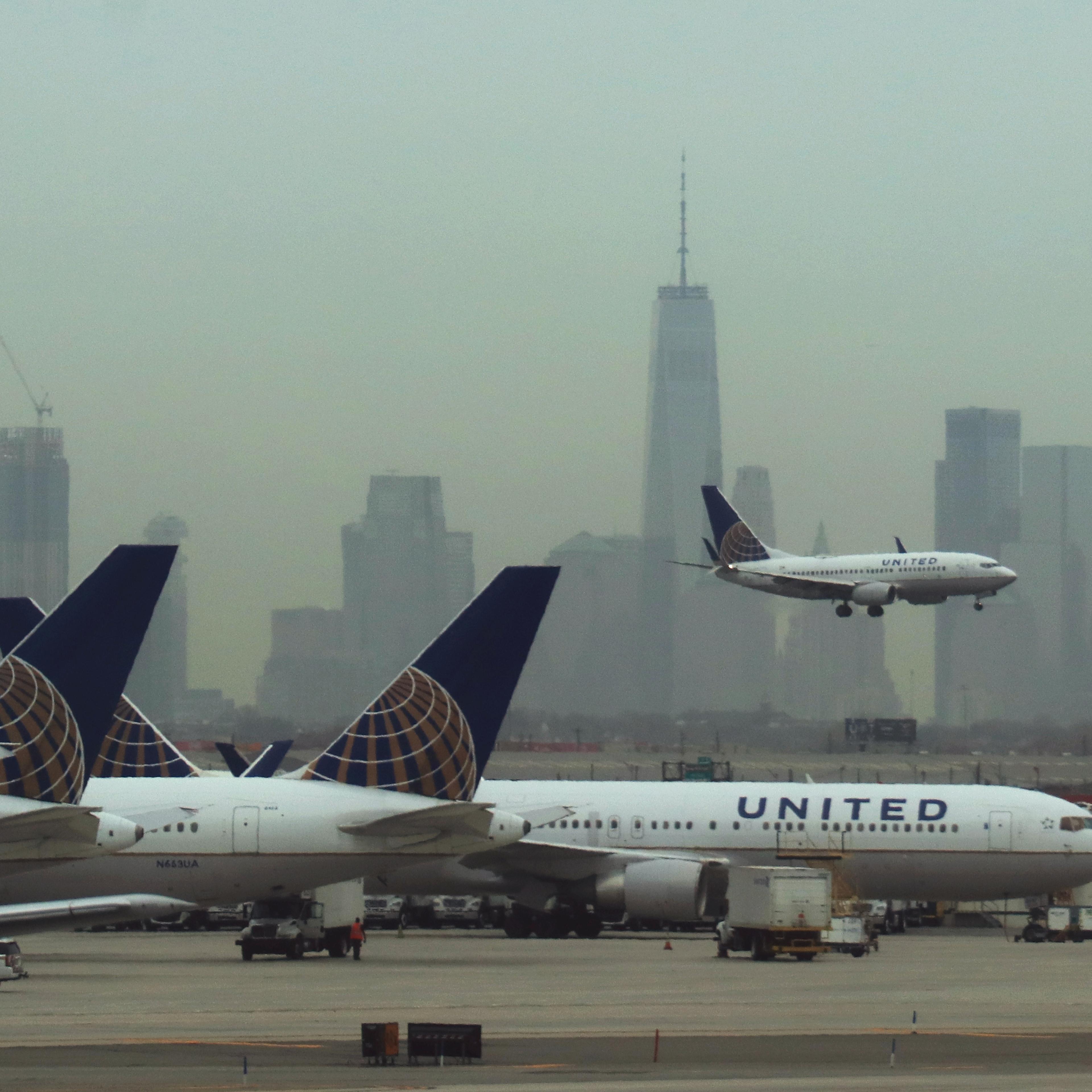 United Airlines Airplanes at Newark Liberty Airport
