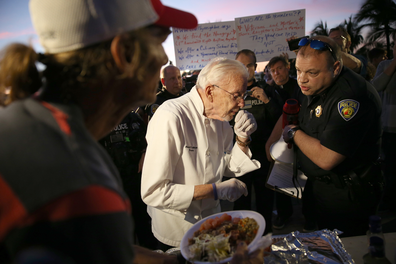 City Of Fort Lauderdale Continues To Issues Tickets For Charities Feeding The Homeless Outdoors