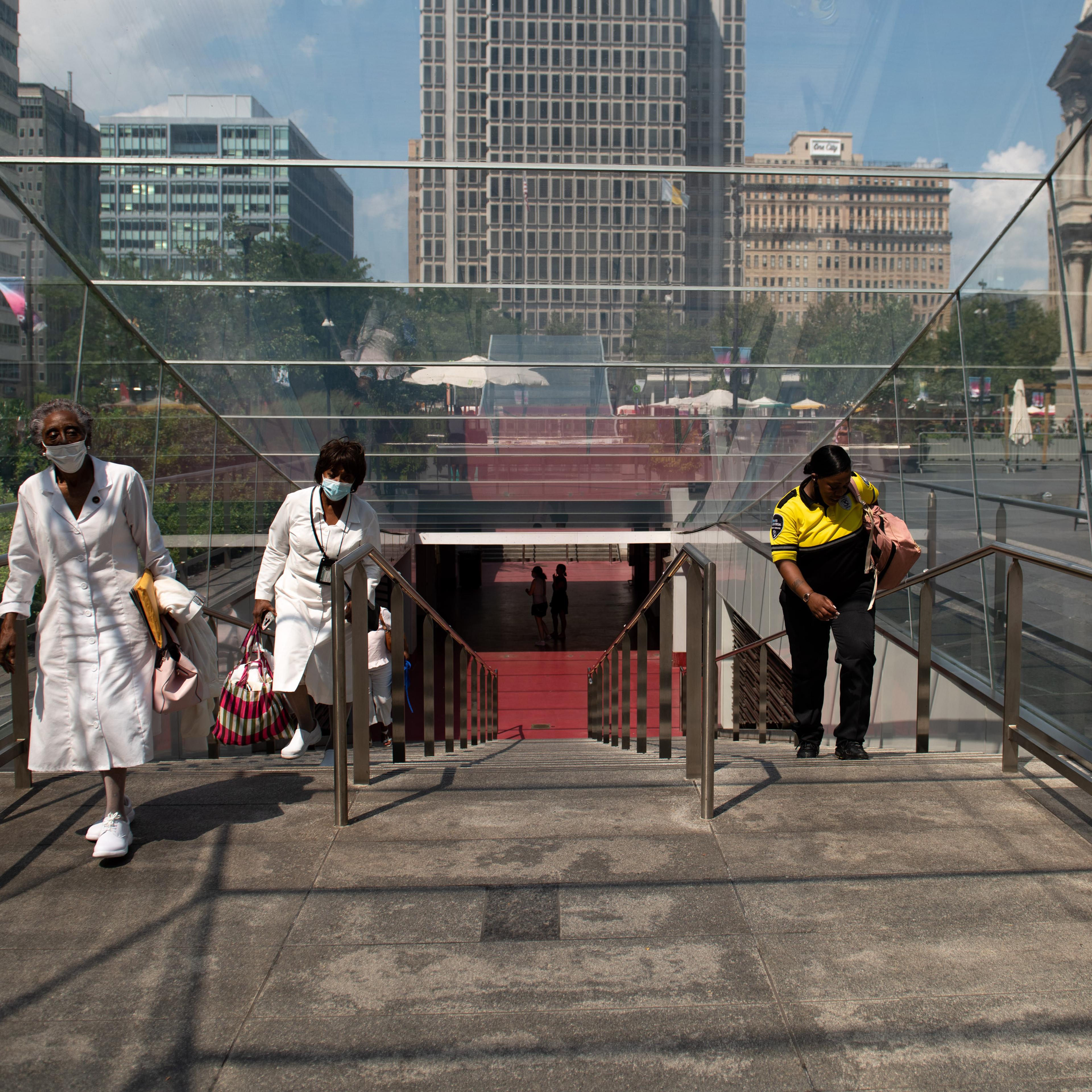Philadelphia Revives Mask Mandate