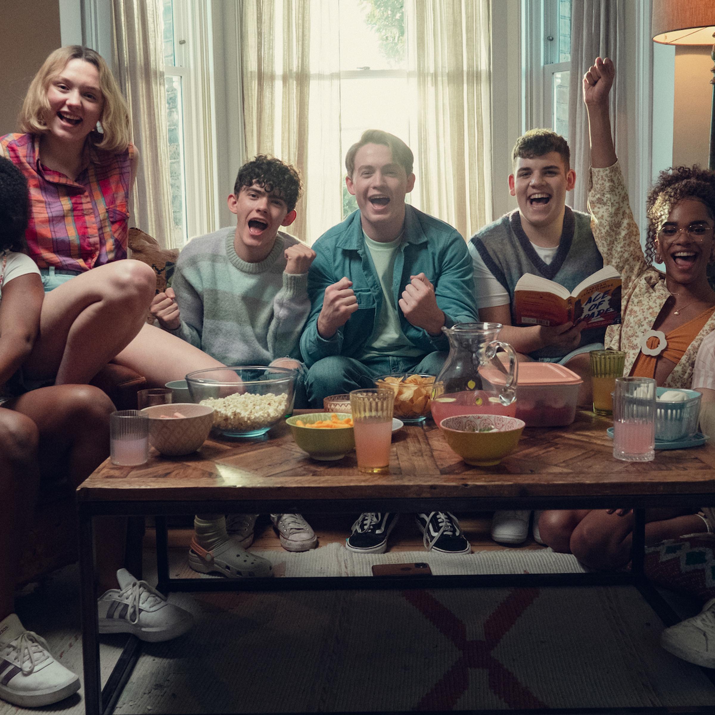 Charlies hangs out with his growing friend group. From left to right: Tara (Corinna Brown), Darcy (Kizzy Edgell), Charlie (Joe Locke), Nick (Kit Connor), Isaac (Tobie Donovan), Elle (Yasmin Finney), and Tao (William Gao).