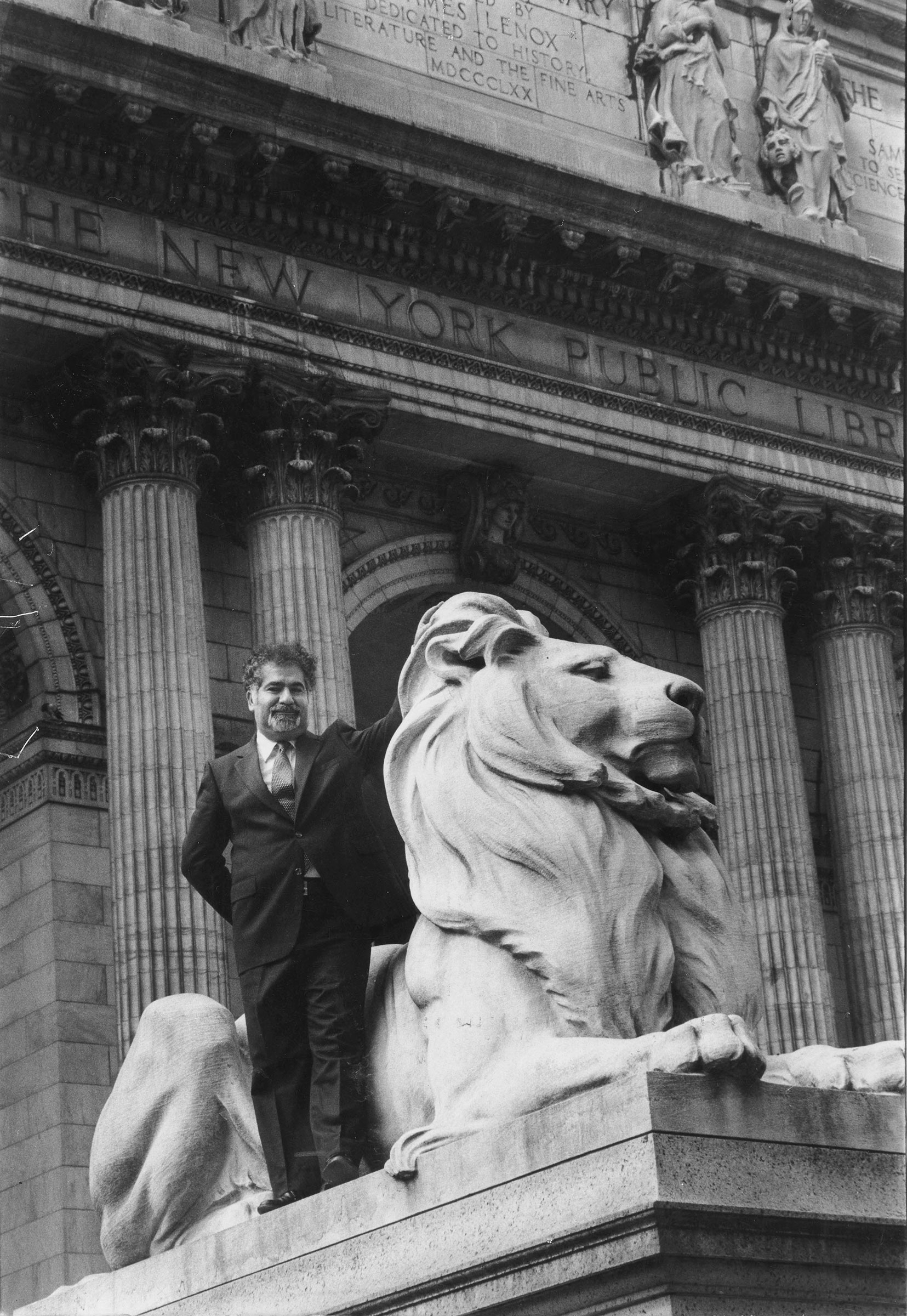 FOLDER # 76-258, SACK # 48655Vartan Gregorian outside the New York Pubic Library on September 11, 1981.Published NYT Daily September12, 1981Published NYT Book Review February 5, 1989credit: Sara Krulwich/The New York Times