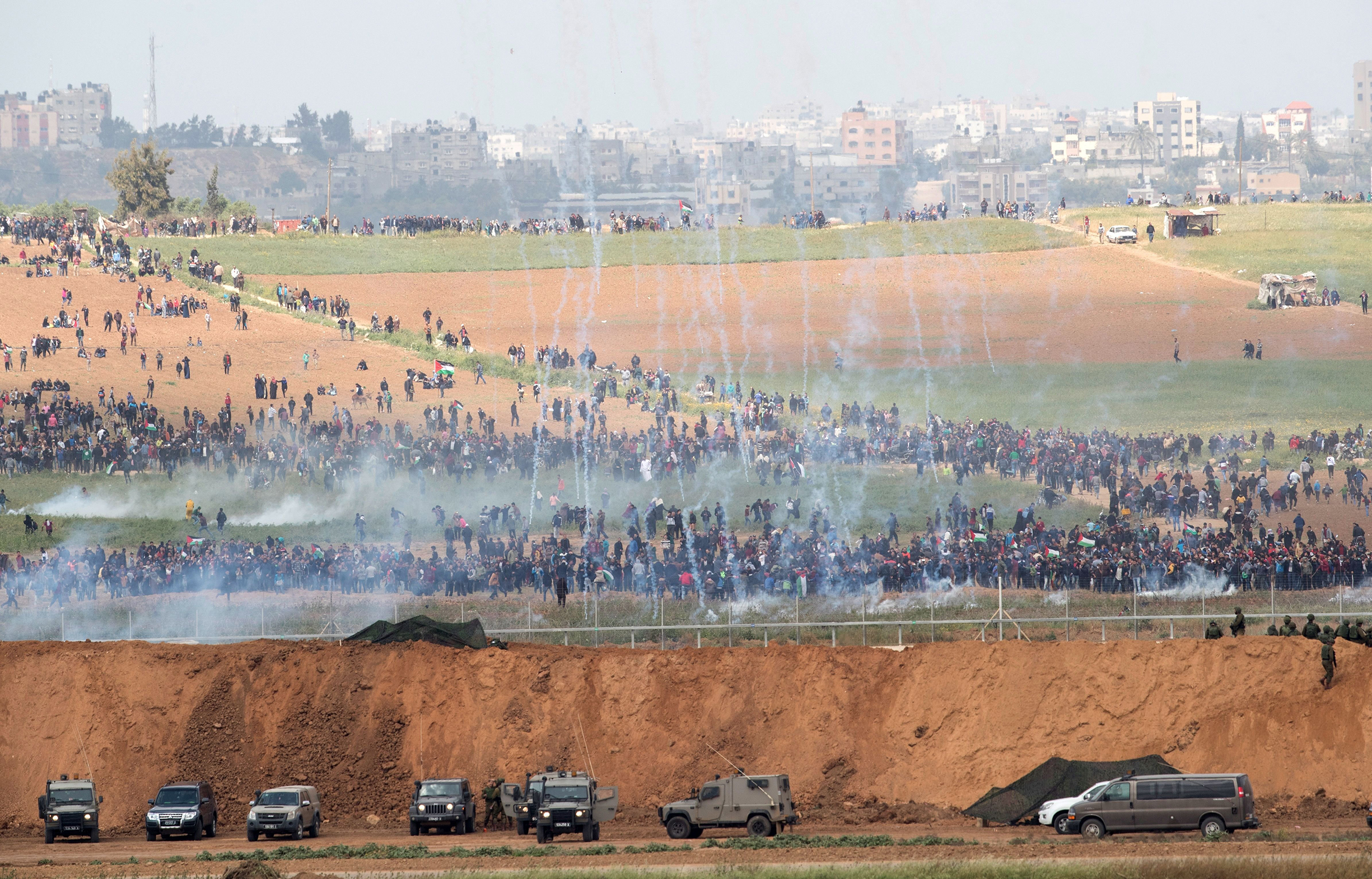 Palestinians protests at border mark 42nd anniversary of the Land Day, Nir Am, Israel - 30 Mar 2018