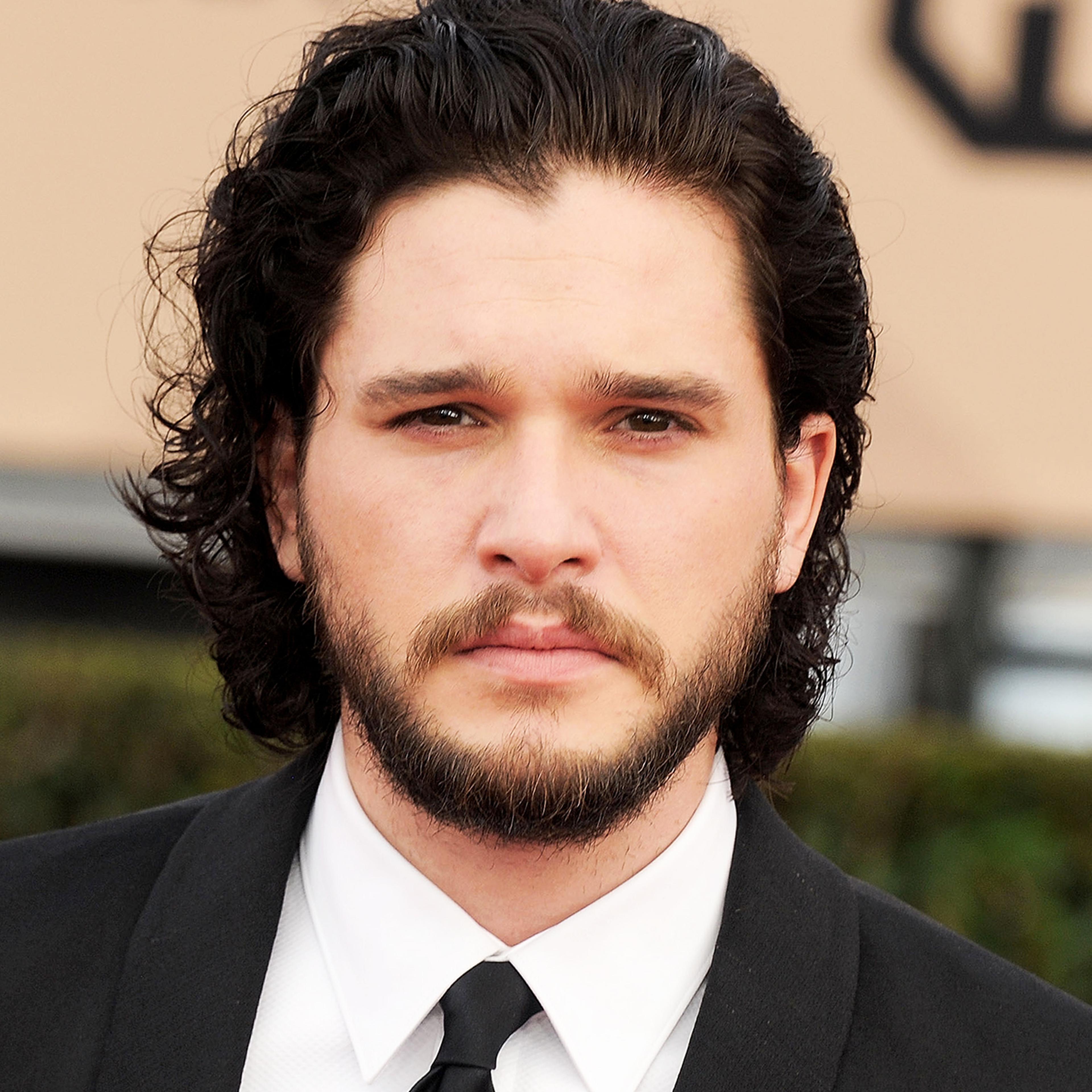LOS ANGELES, CA - JANUARY 30: Actor Kit Harington arrives at the 22nd Annual Screen Actors Guild Awards at The Shrine Auditorium on January 30, 2016 in Los Angeles, California. (Photo by Gregg DeGuire/WireImage)