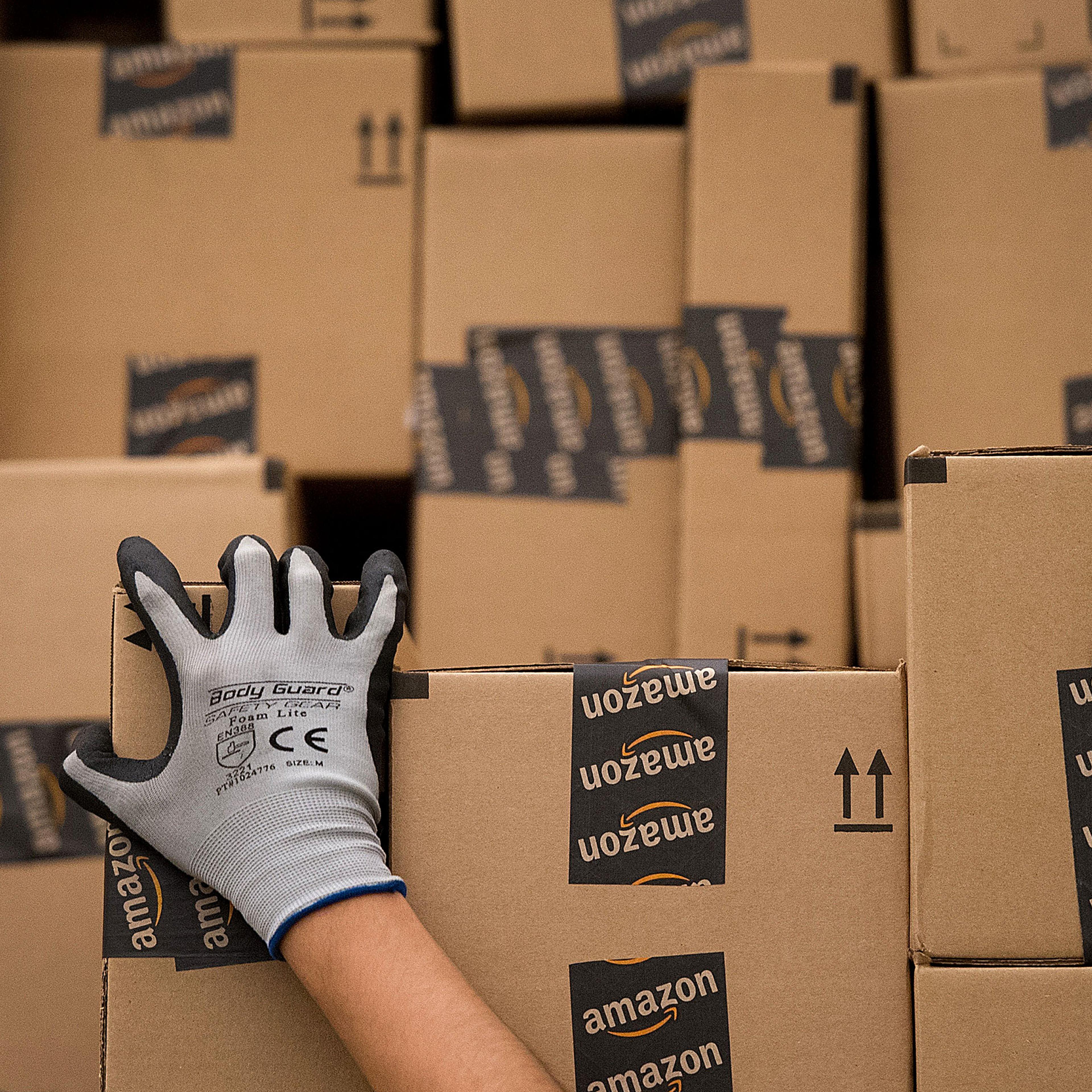 Inside An Amazon.com Distribution Center On Cyber Monday