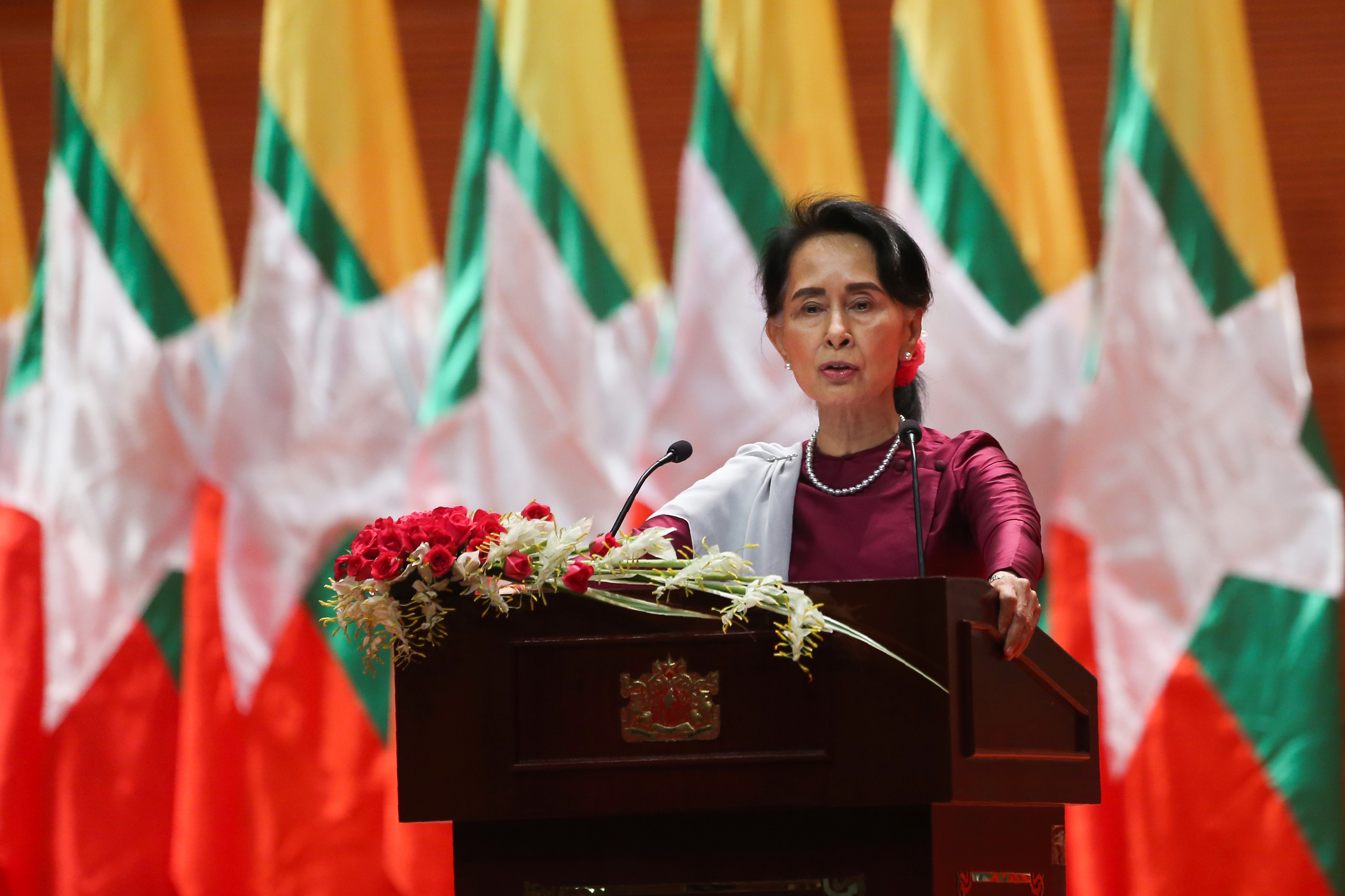TOPSHOT-MYANMAR-BANGLADESH-POLITICS-UNREST-REFUGEES