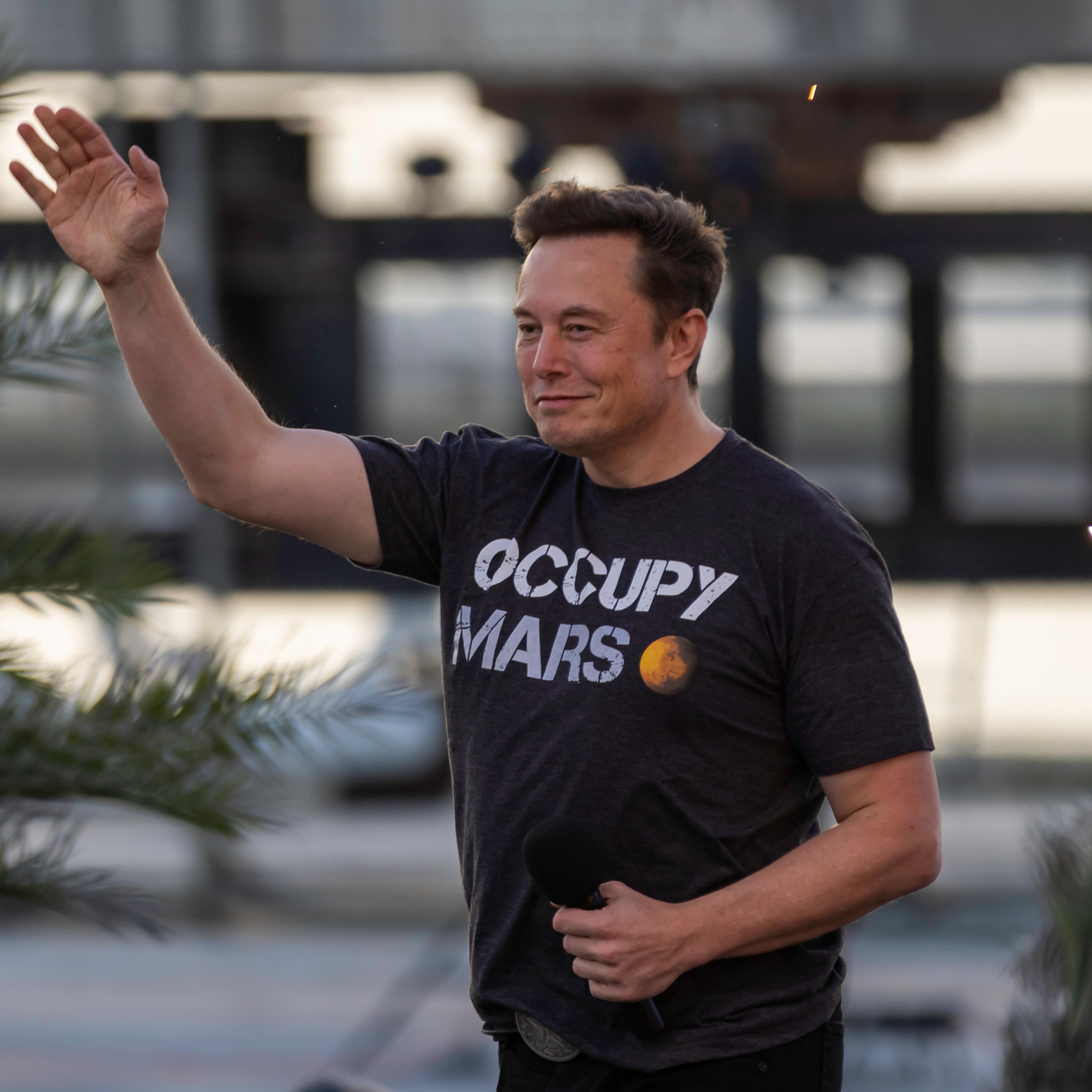 SpaceX And T-Mobile Hold Joint Event In Texas