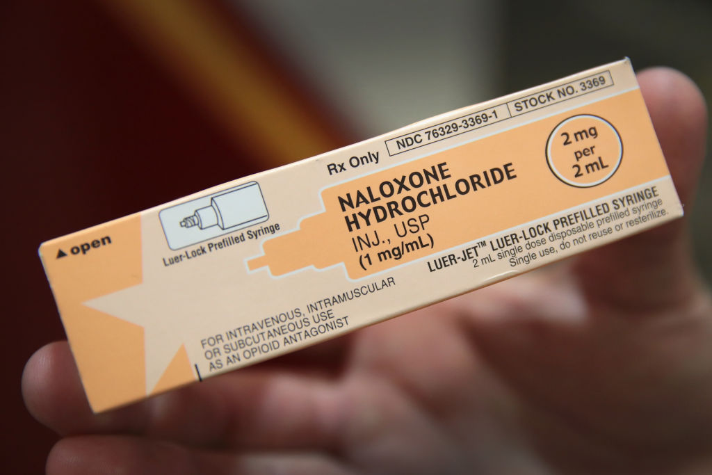 Injectable naloxone