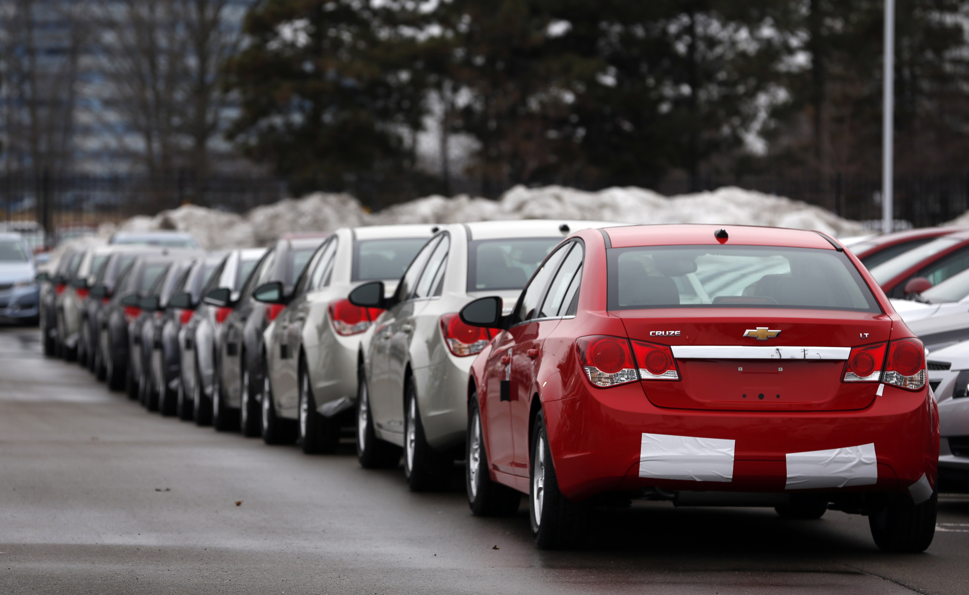 GM Says Dealers Told to Stop Selling Some Chevrolet Cruzes