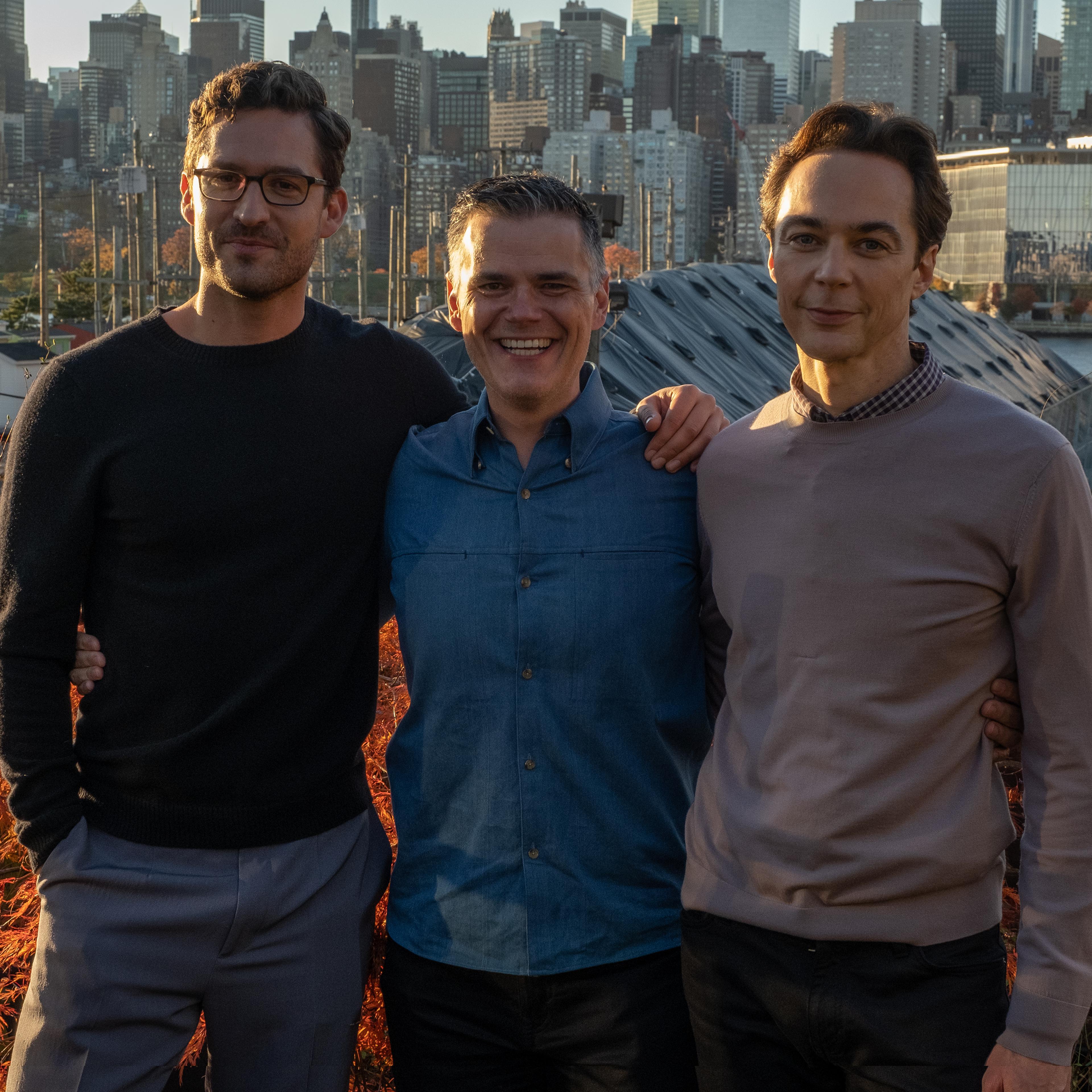Writer Michael Ausiello standing in between actors Ben Aldridge and Jim Parsons