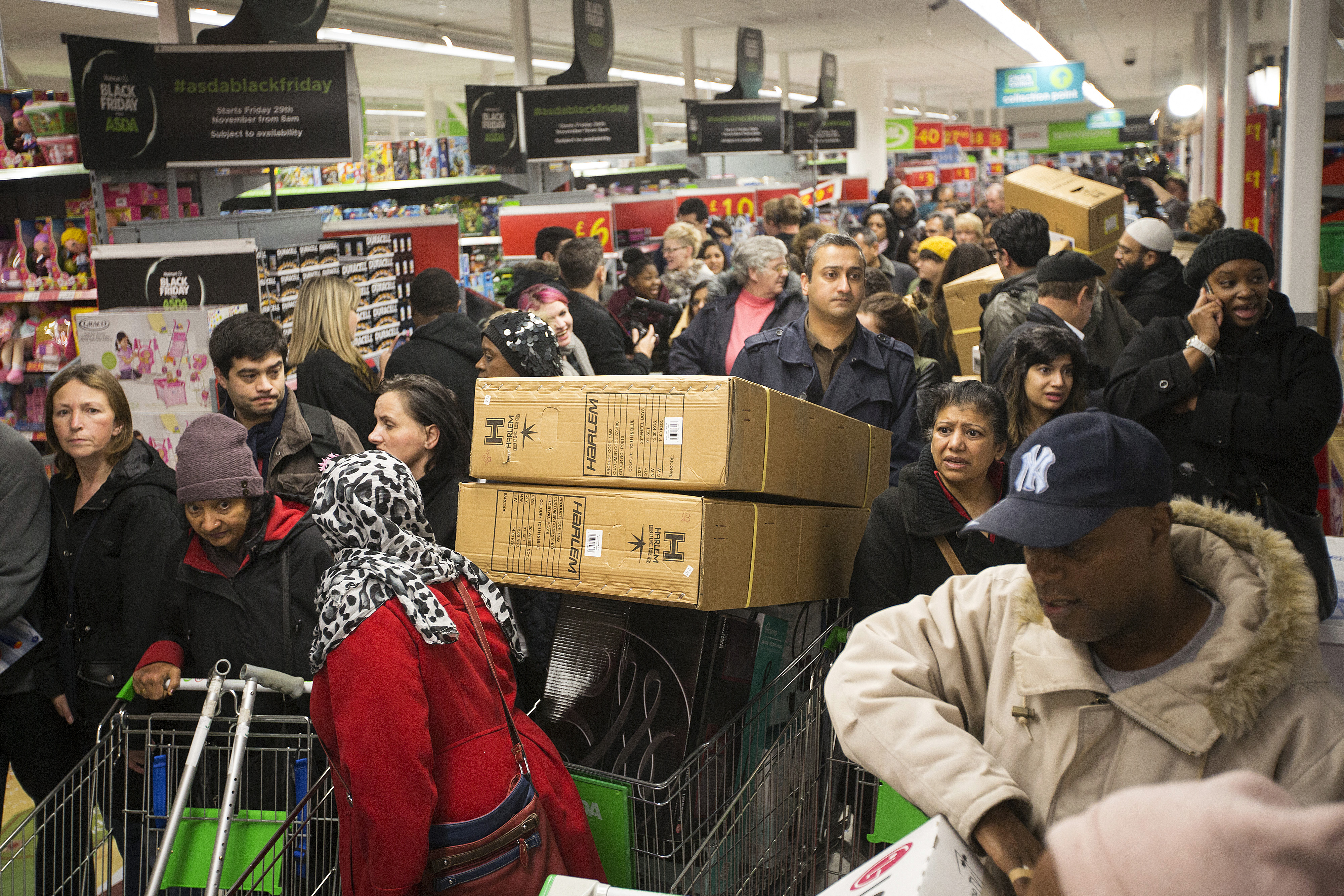 Wal-Mart Stores Inc.'s U.K. Asda Supermarket Entices Shoppers With Black Friday Deals