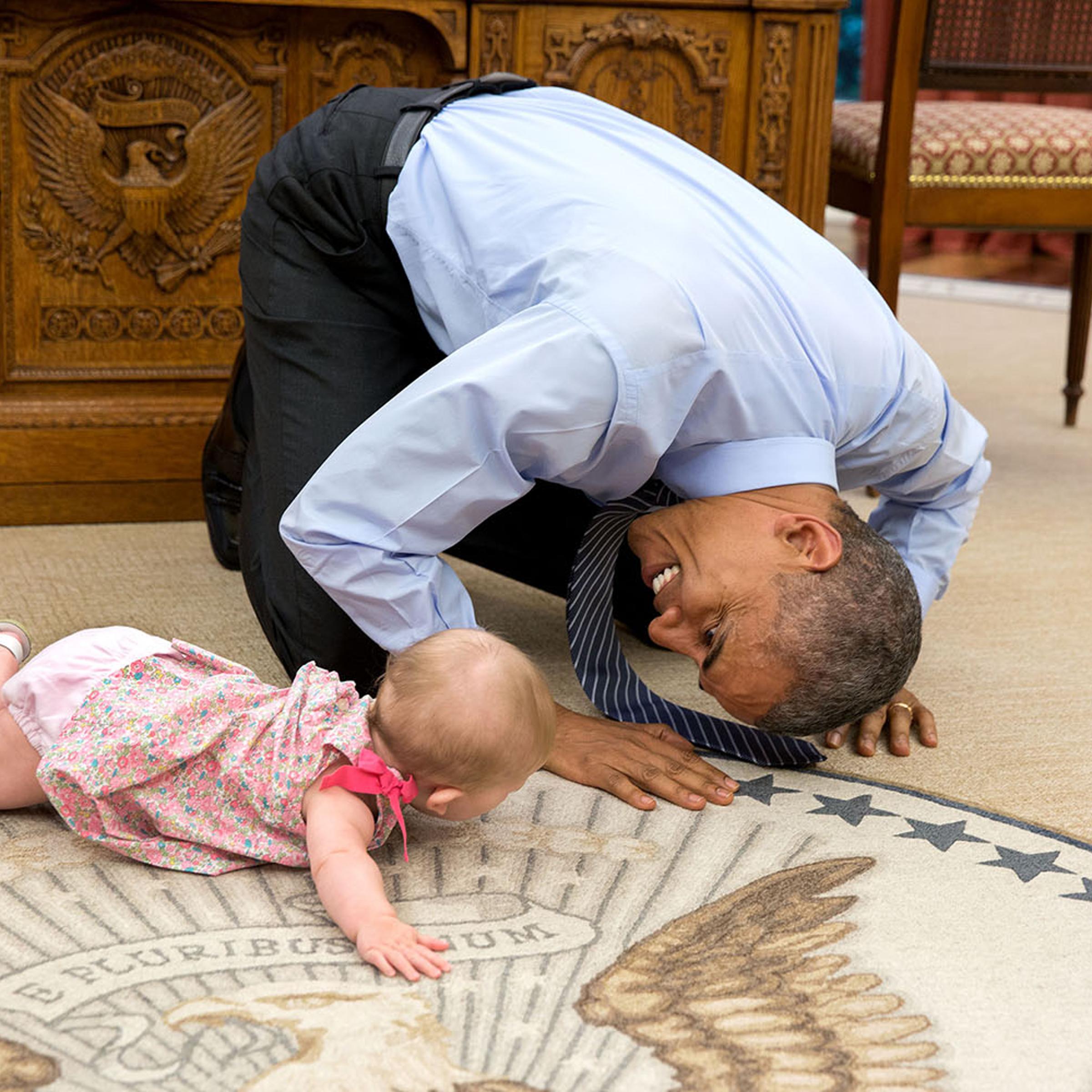 obama-baby-oval-office-white-house