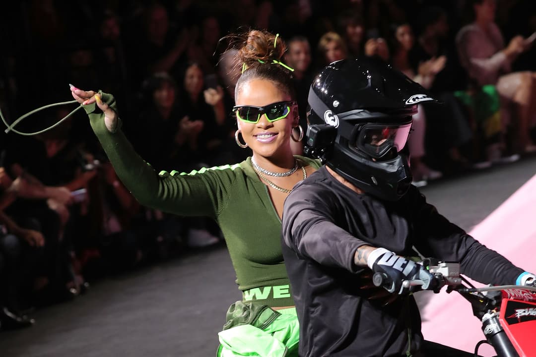Mc Ride Rhinna Rihanna Rides Bike at New York Fashion Week in Video