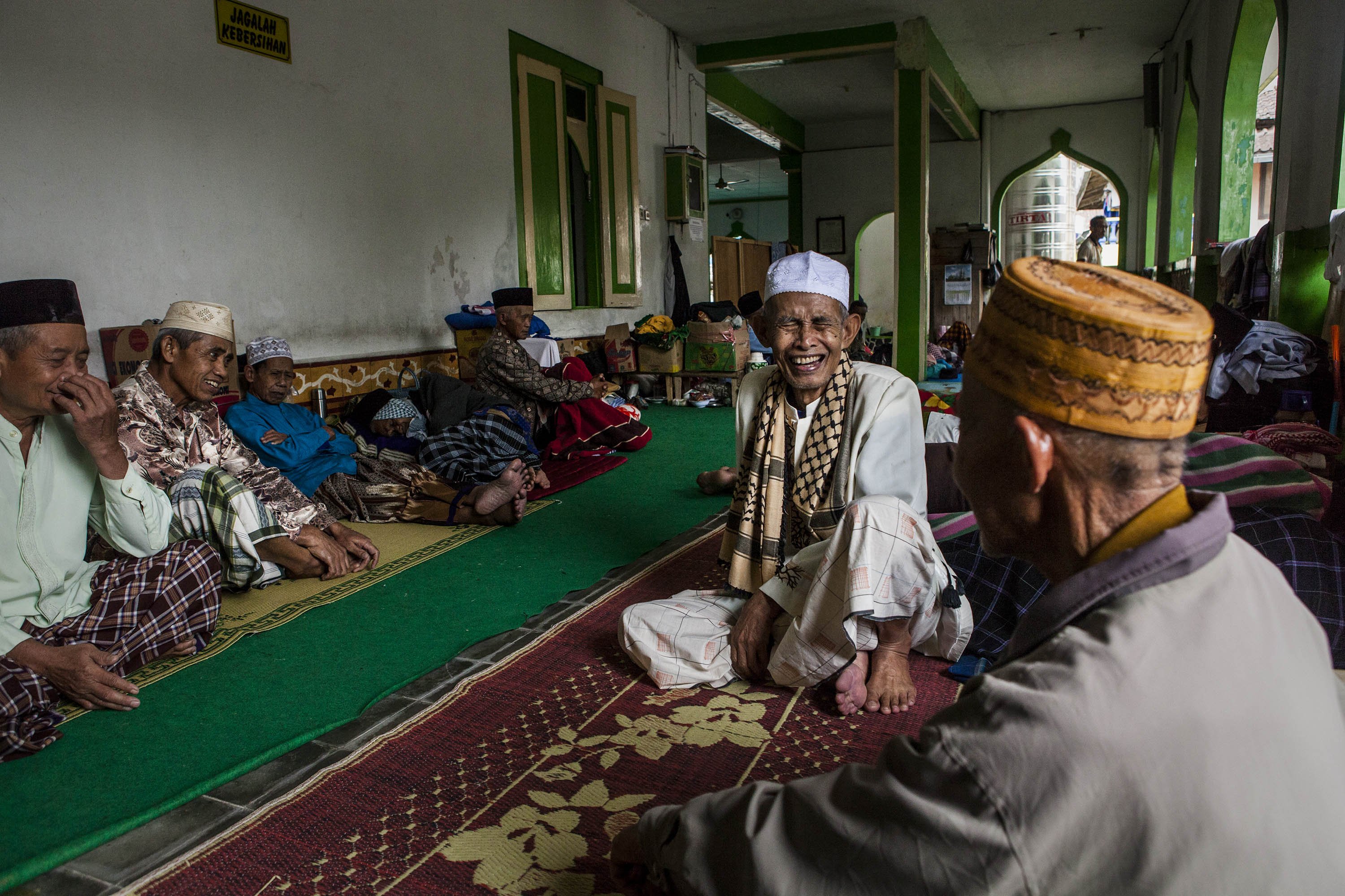 Boarding House Cares For The Elderly During Ramadam Period