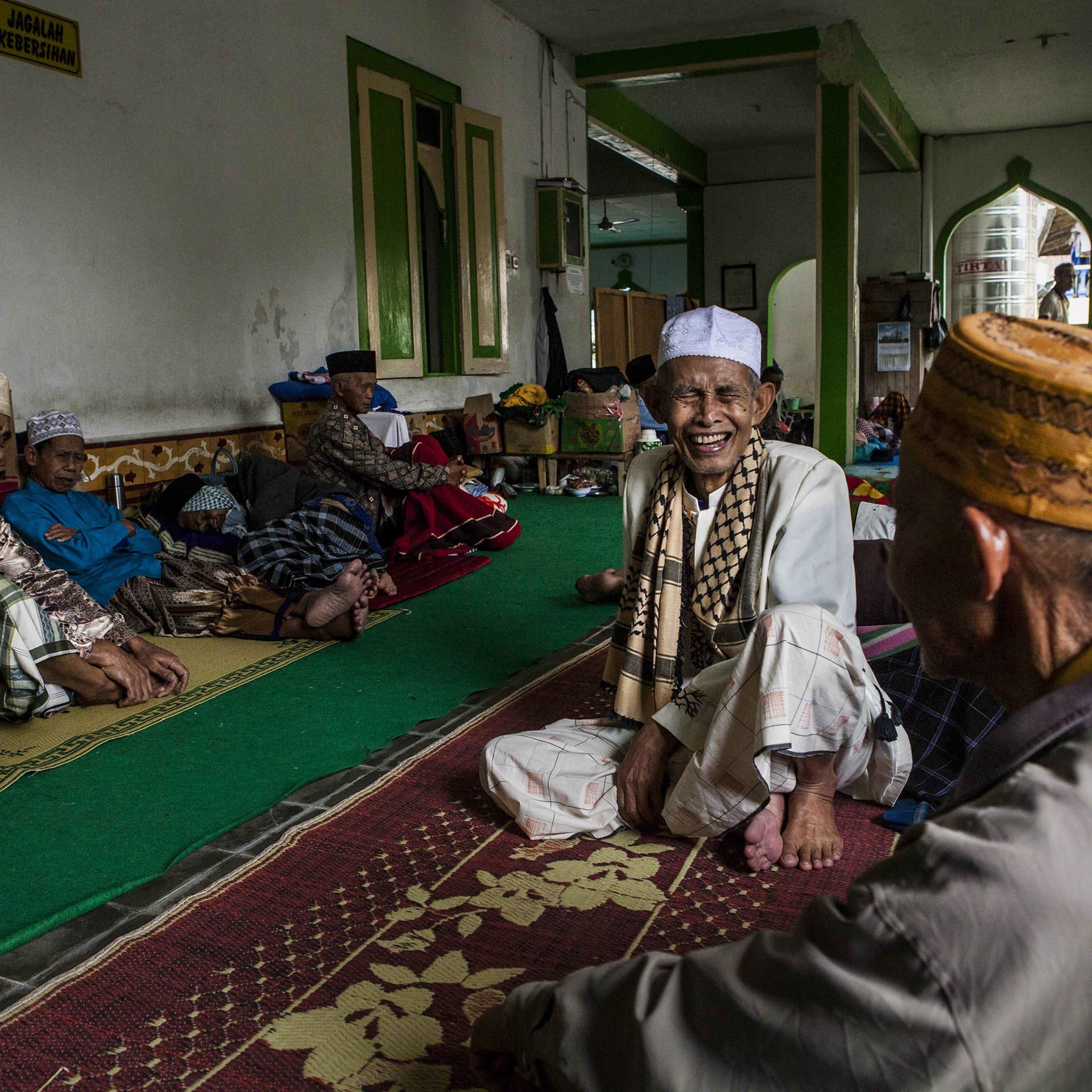 Boarding House Cares For The Elderly During Ramadam Period