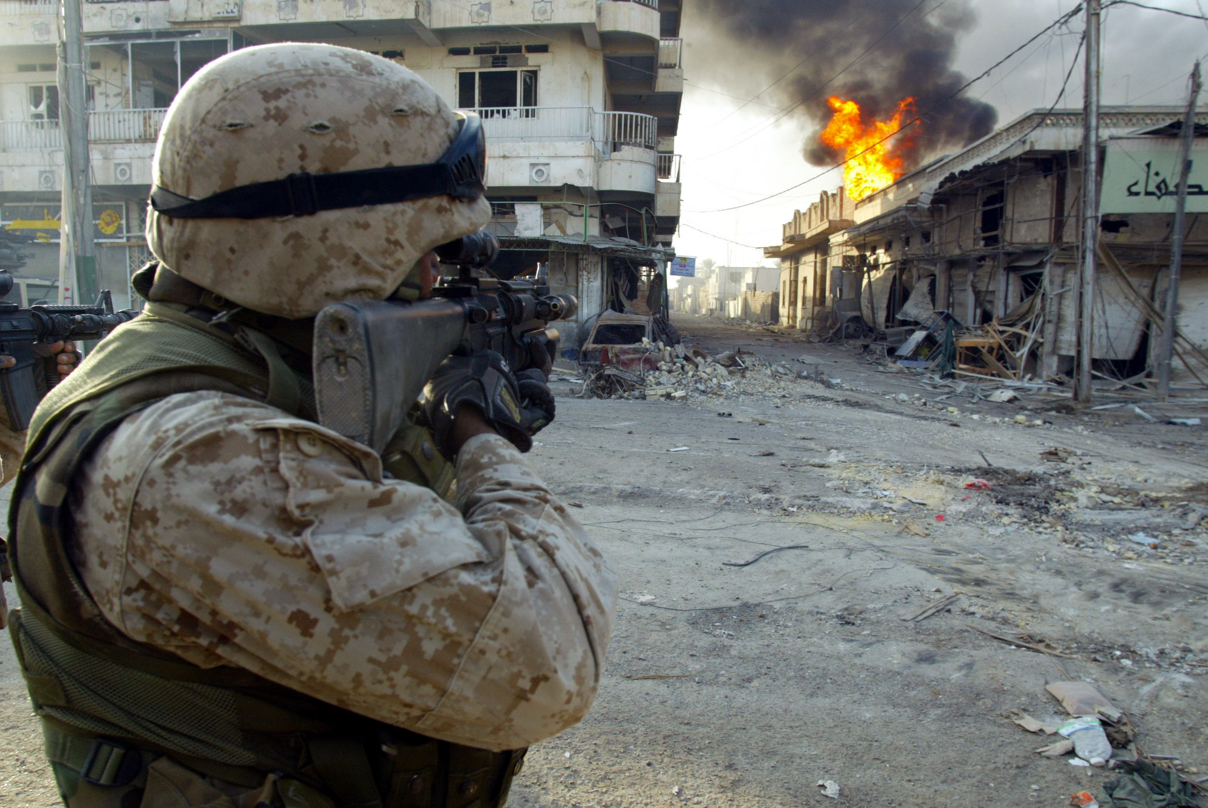 A US marine from the 3/5 Lima company po