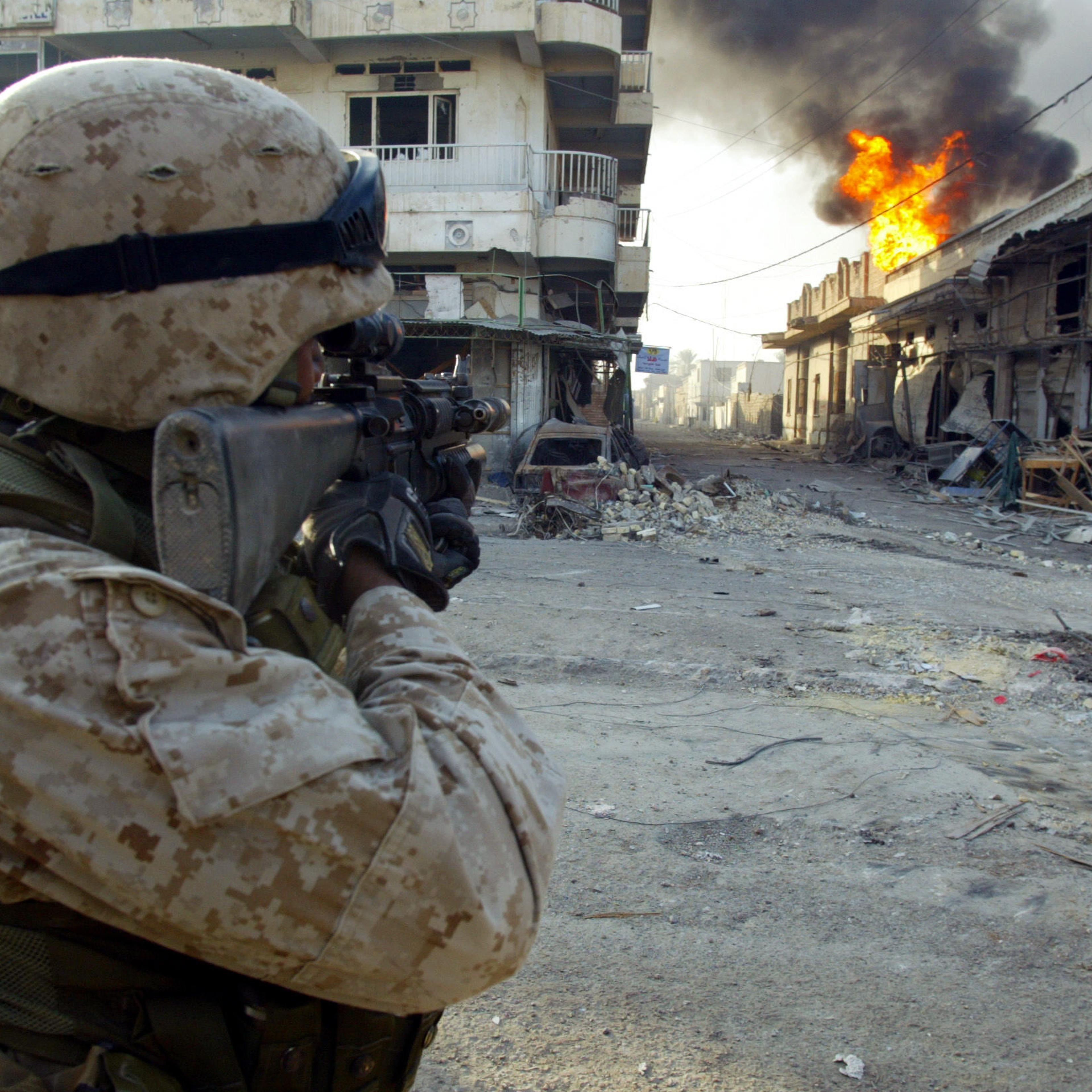 A US marine from the 3/5 Lima company po