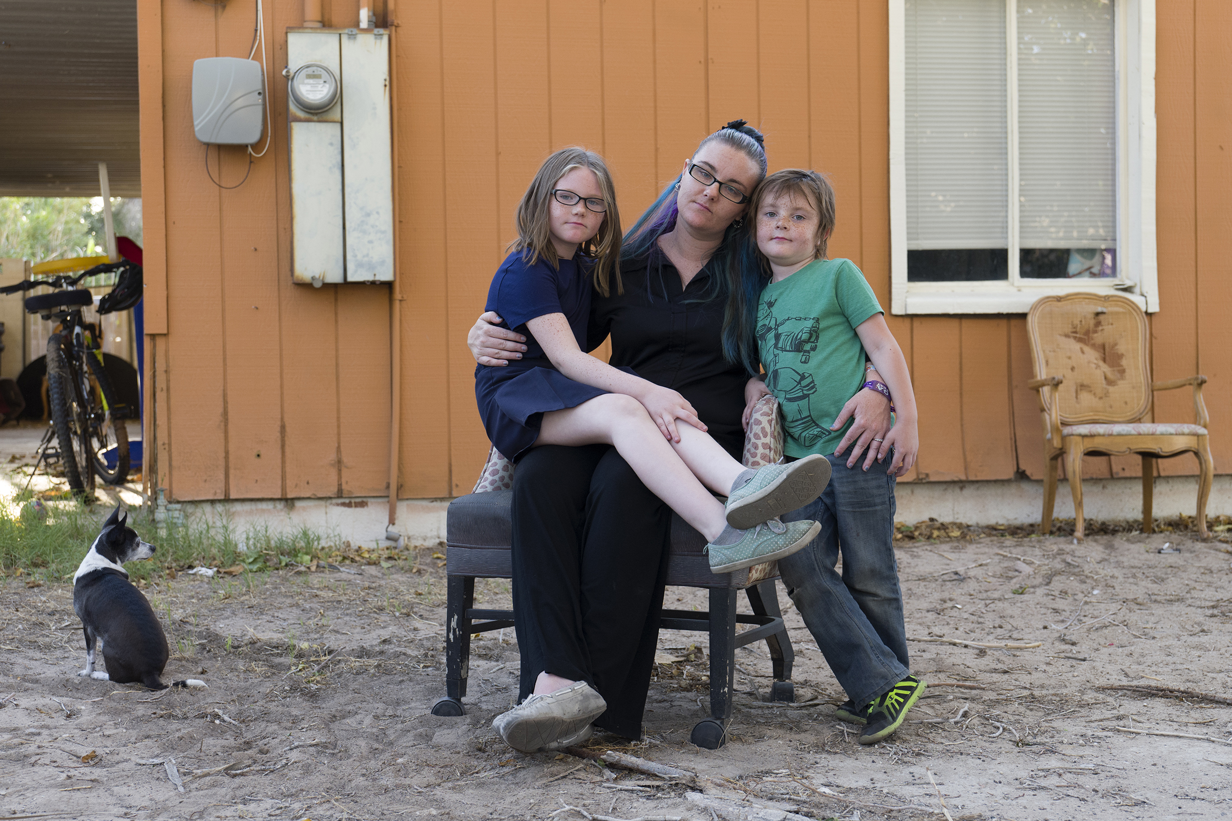 Doris Huser with her children Cordelia and Aden, Las Vegas Oct. 4, 2017.las-vegas-shooting