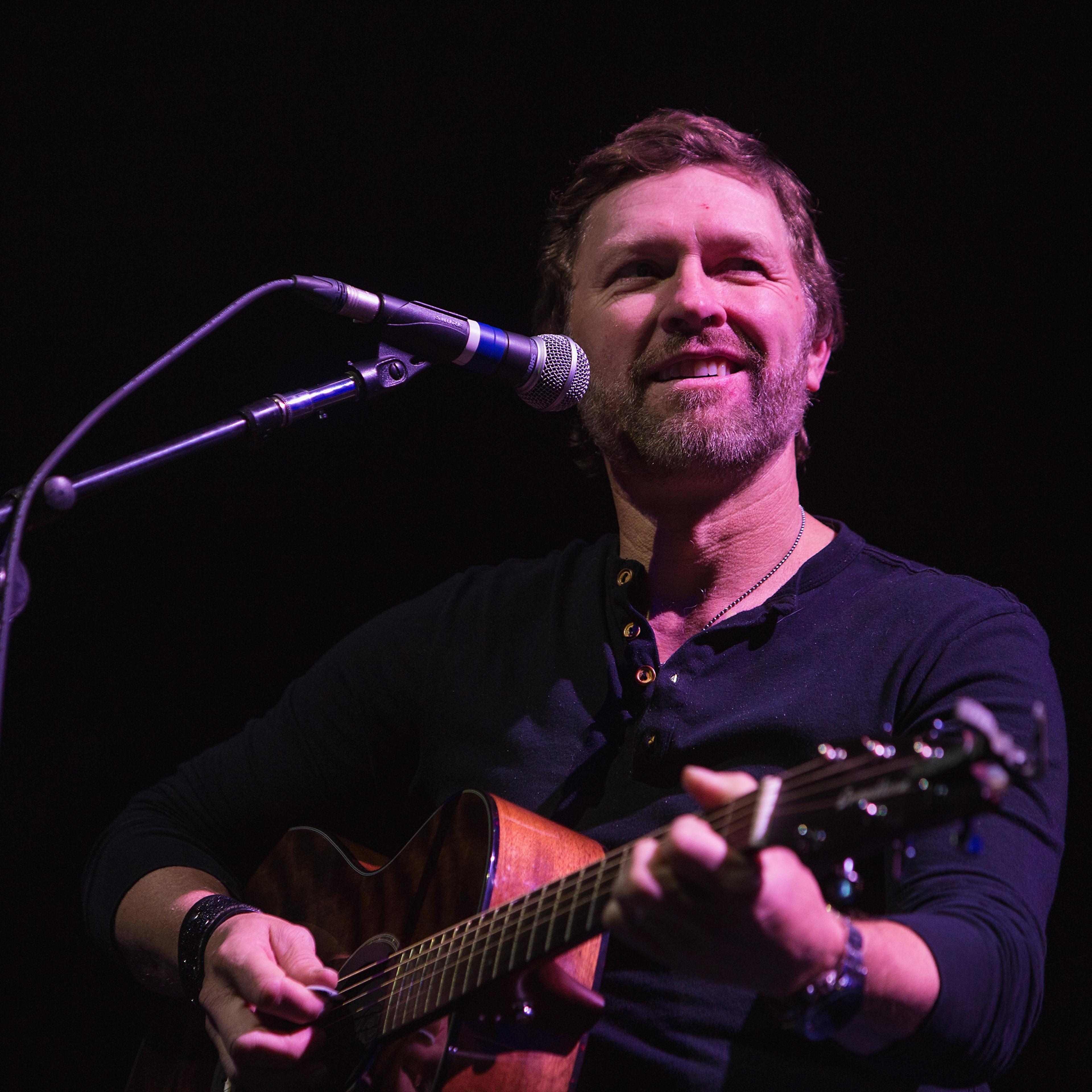100.7 The Wolf Hometown Holiday 2014
