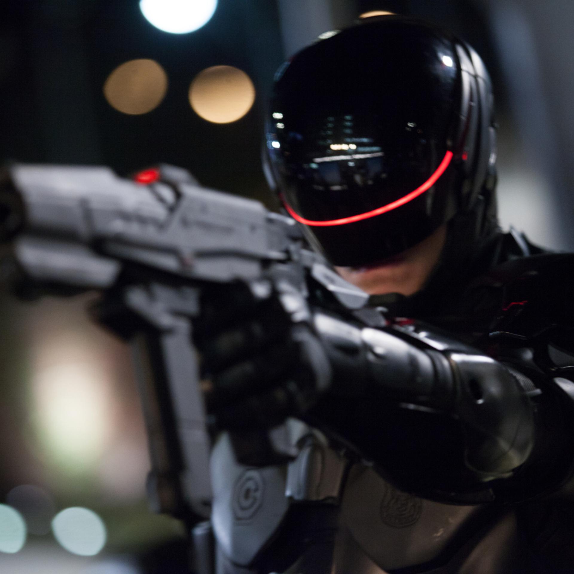 Joel Kinnaman in RoboCop