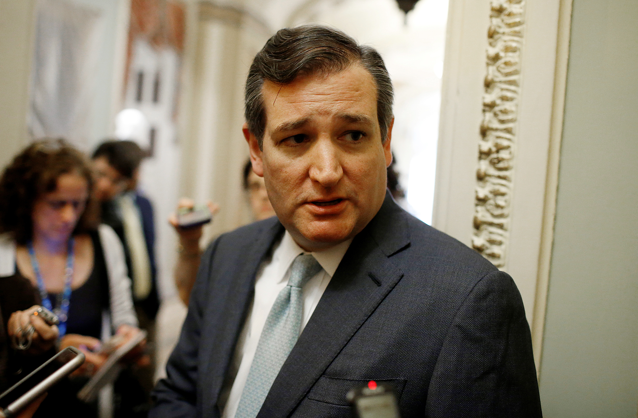 170620-senators-health-care-cruz
