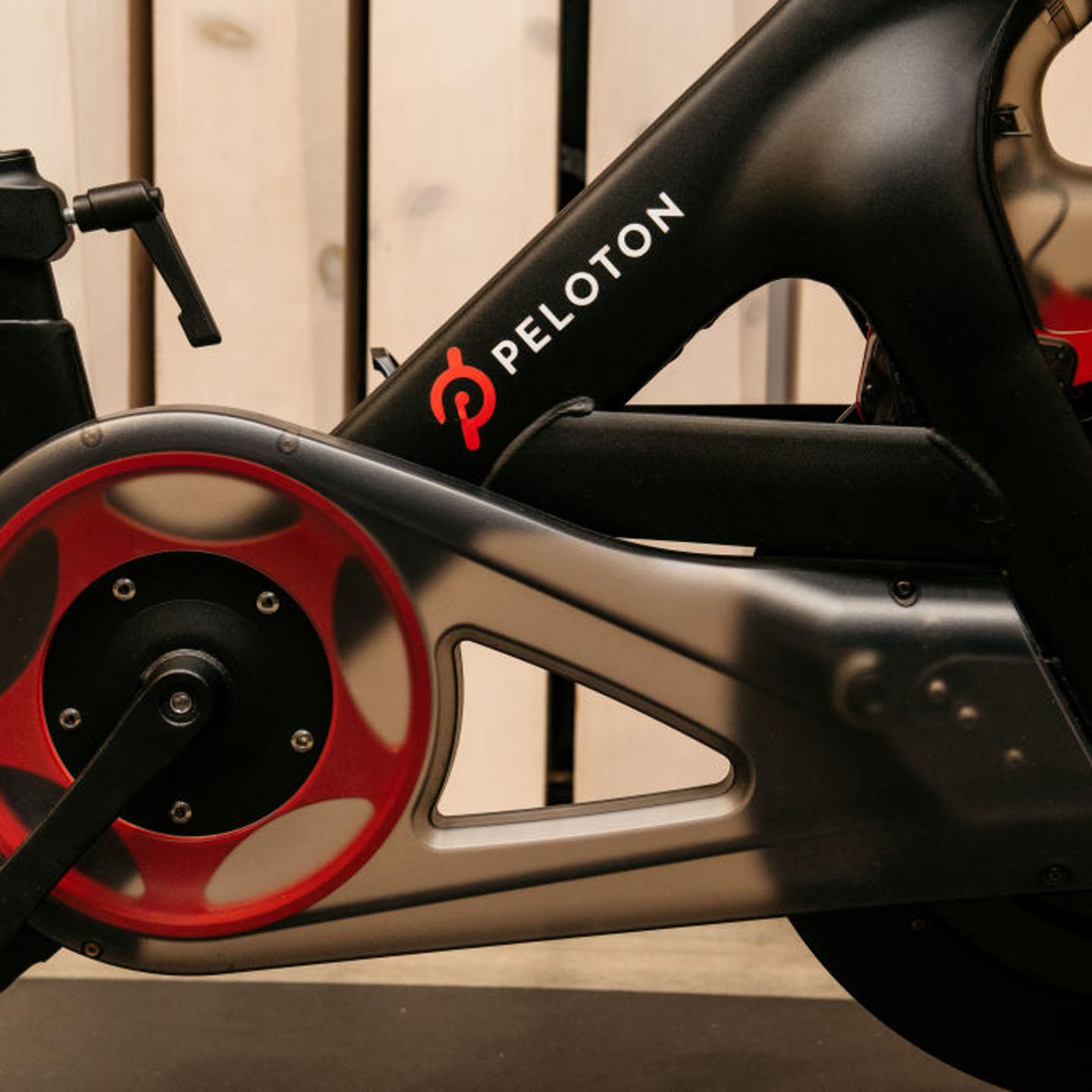 New Peloton Holiday Ad Ignites Online Controversy