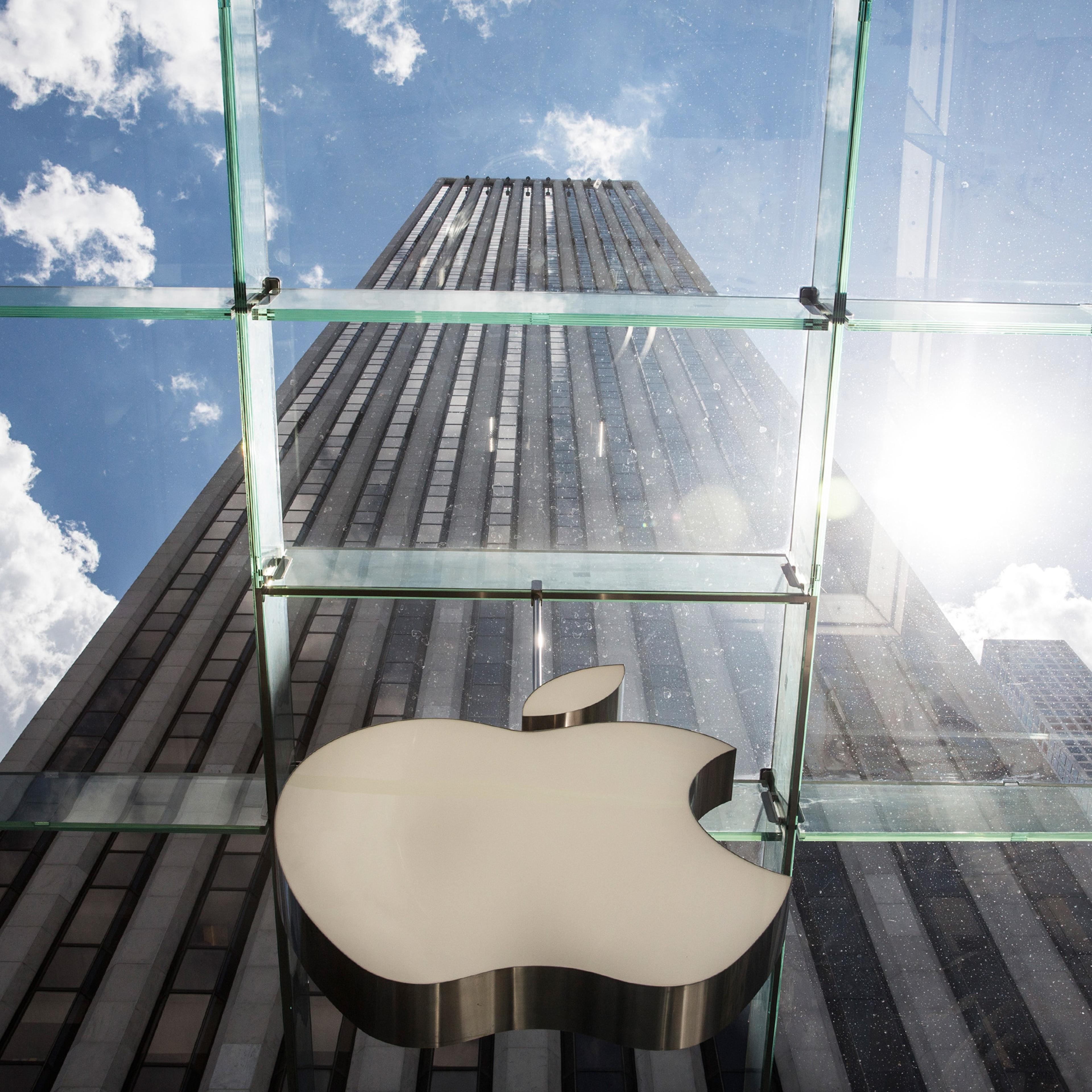 Apple Shares Take A Beating On Wall Street