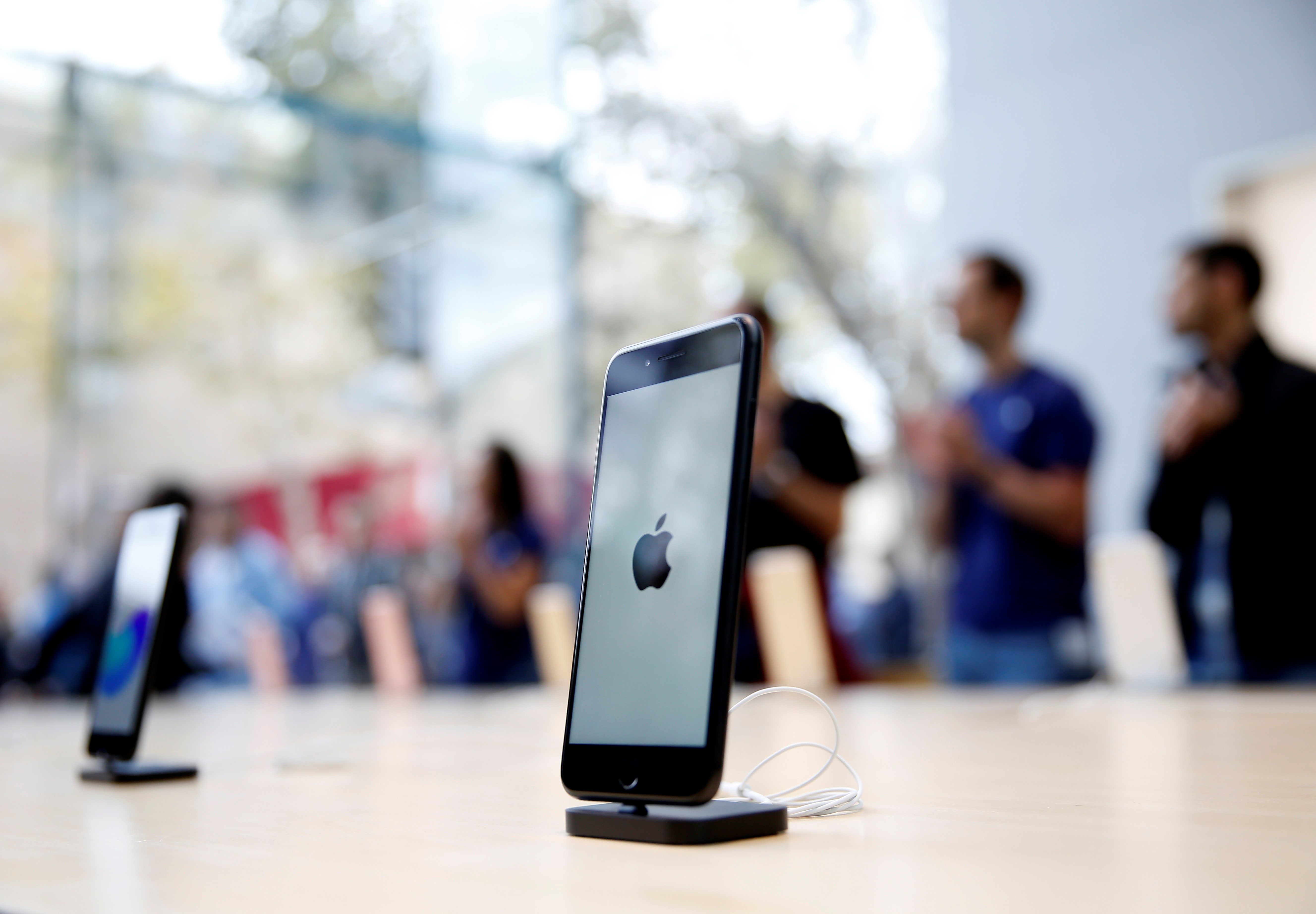 Apple's new iPhone models released in California