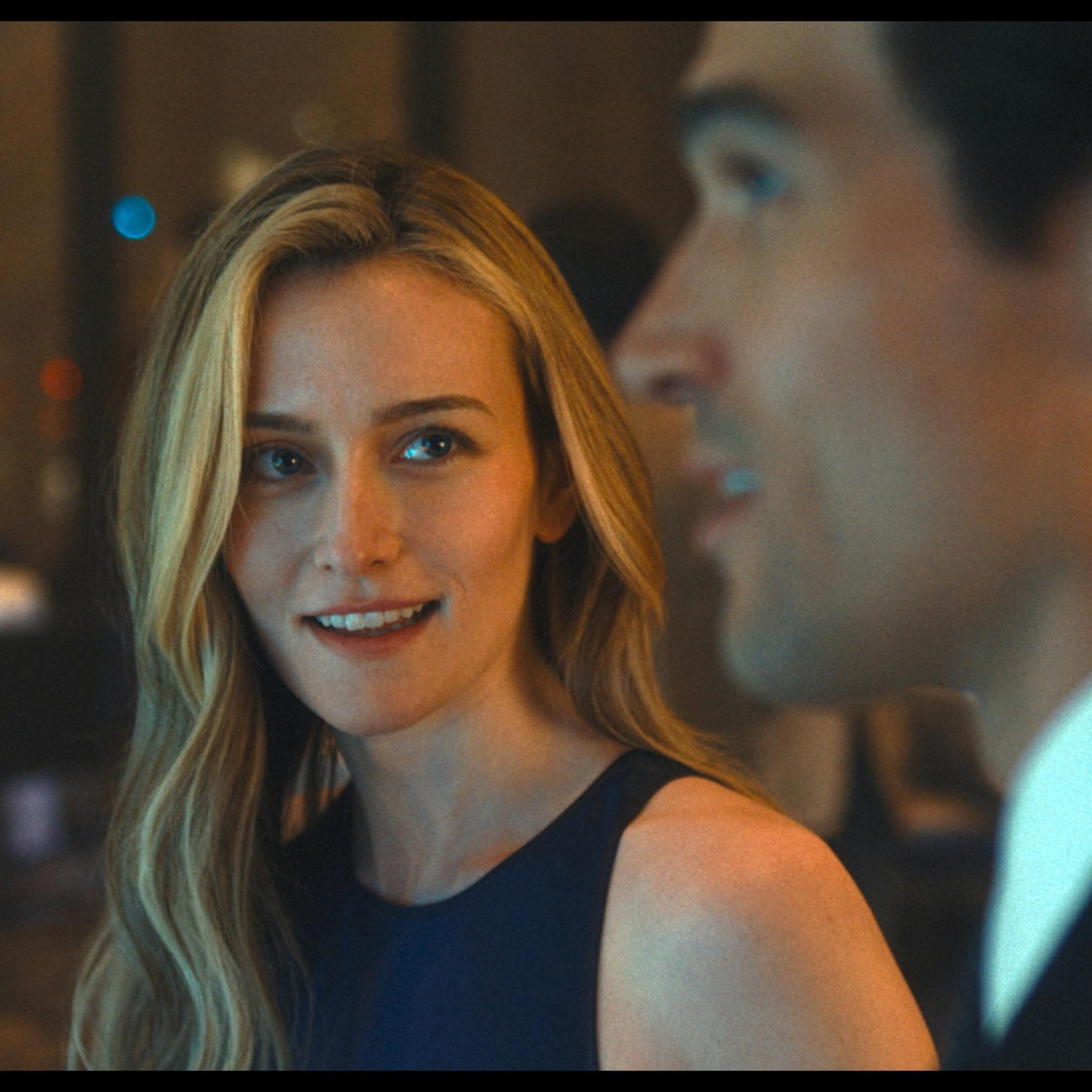 FX's Love Story: John F. Kennedy Jr. & Carolyn Bessette -- "The Pools Party" -- Season 1, Episode 2 (Airs Thurs., February 12) -- Pictured: (l-r) Sarah Pidgeon as Carolyn Bessette, Paul Anthony Kennedy as John F. Kennedy Jr. CR: FX