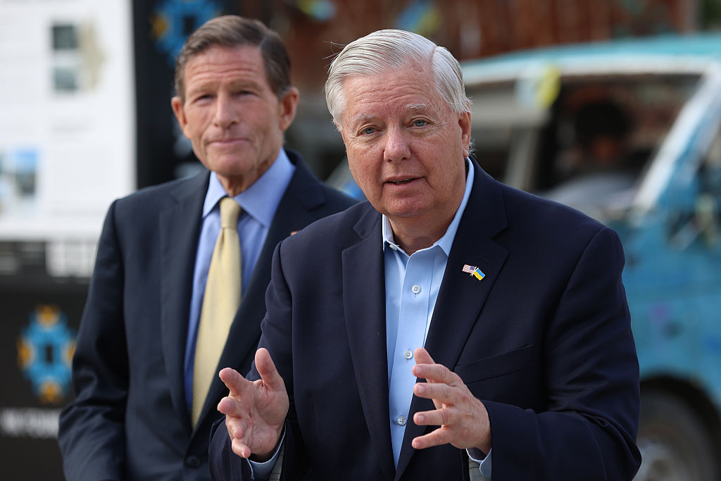 Russia Sanctions Bill Championed by Graham Would Give Trump New Tariff Powers