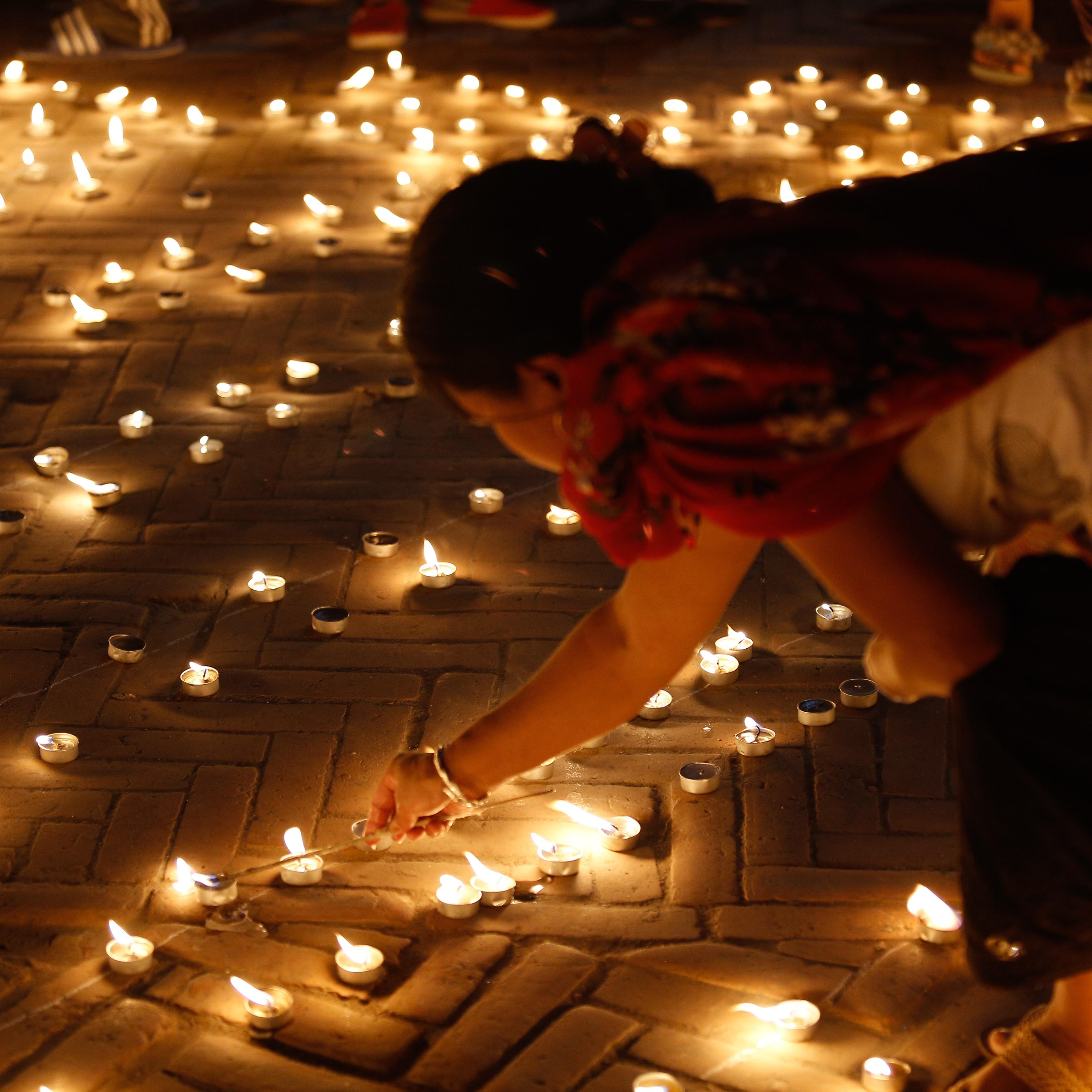 Nepalese people pay homage to Earthquake victims