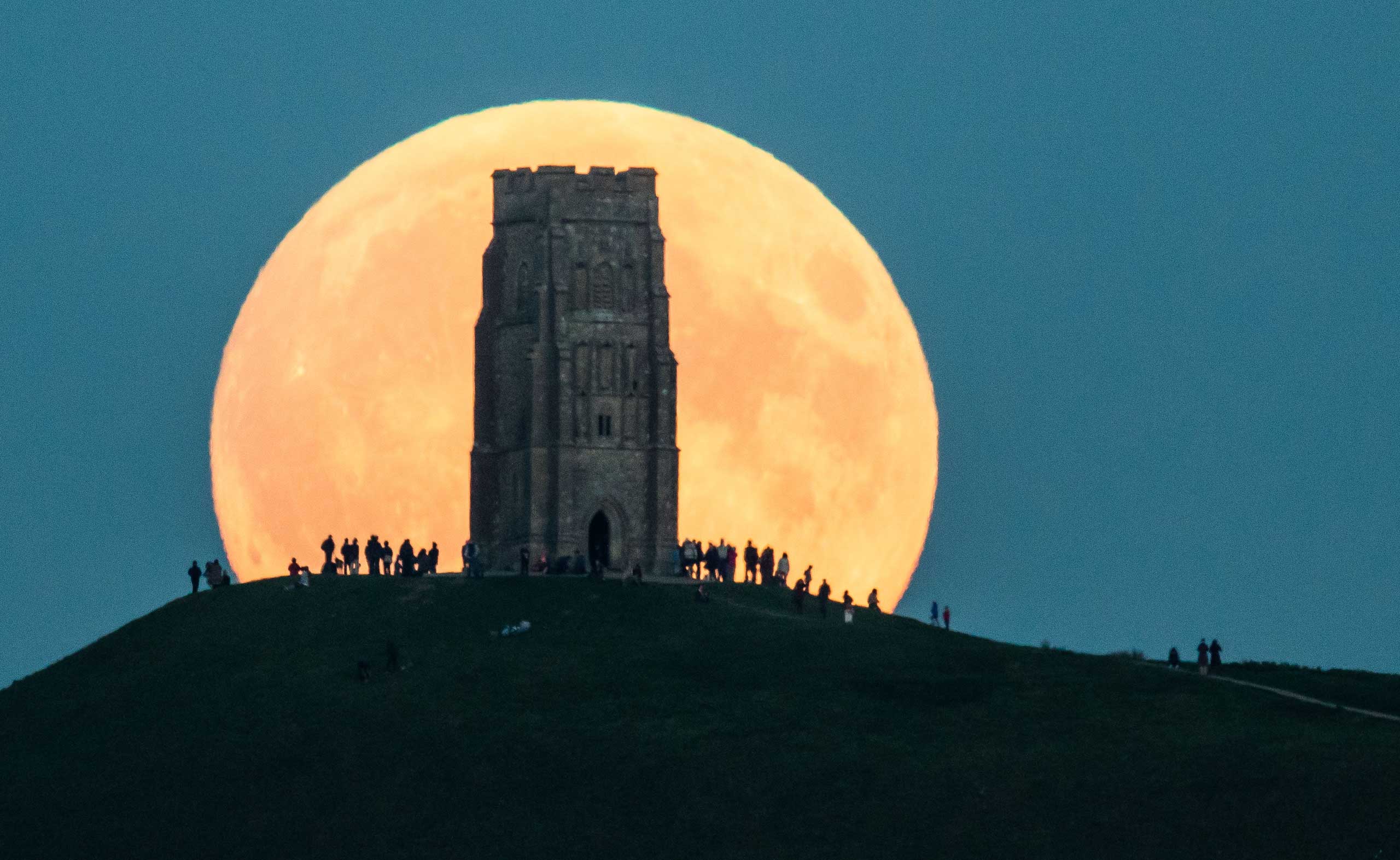 A Total Lunar Eclipse Spawns Blood Supermoon