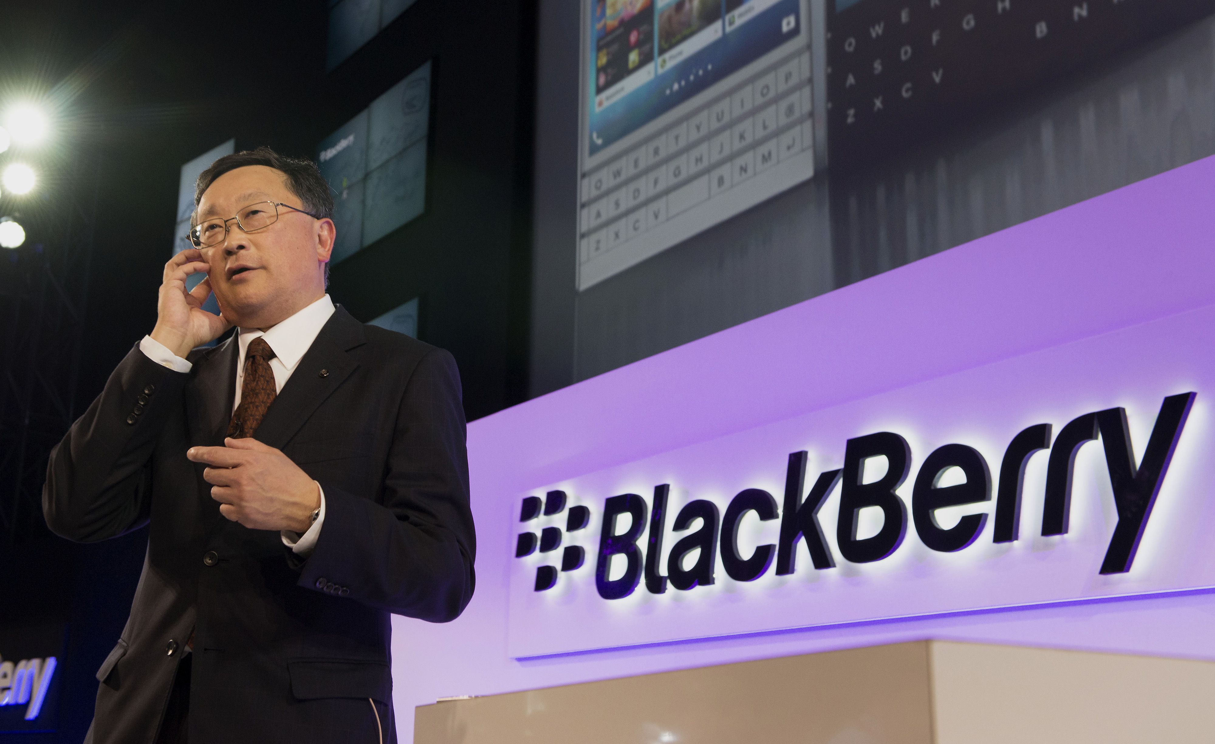 BlackBerry Ltd. Unveils The Square-Screened Passport Smartphone