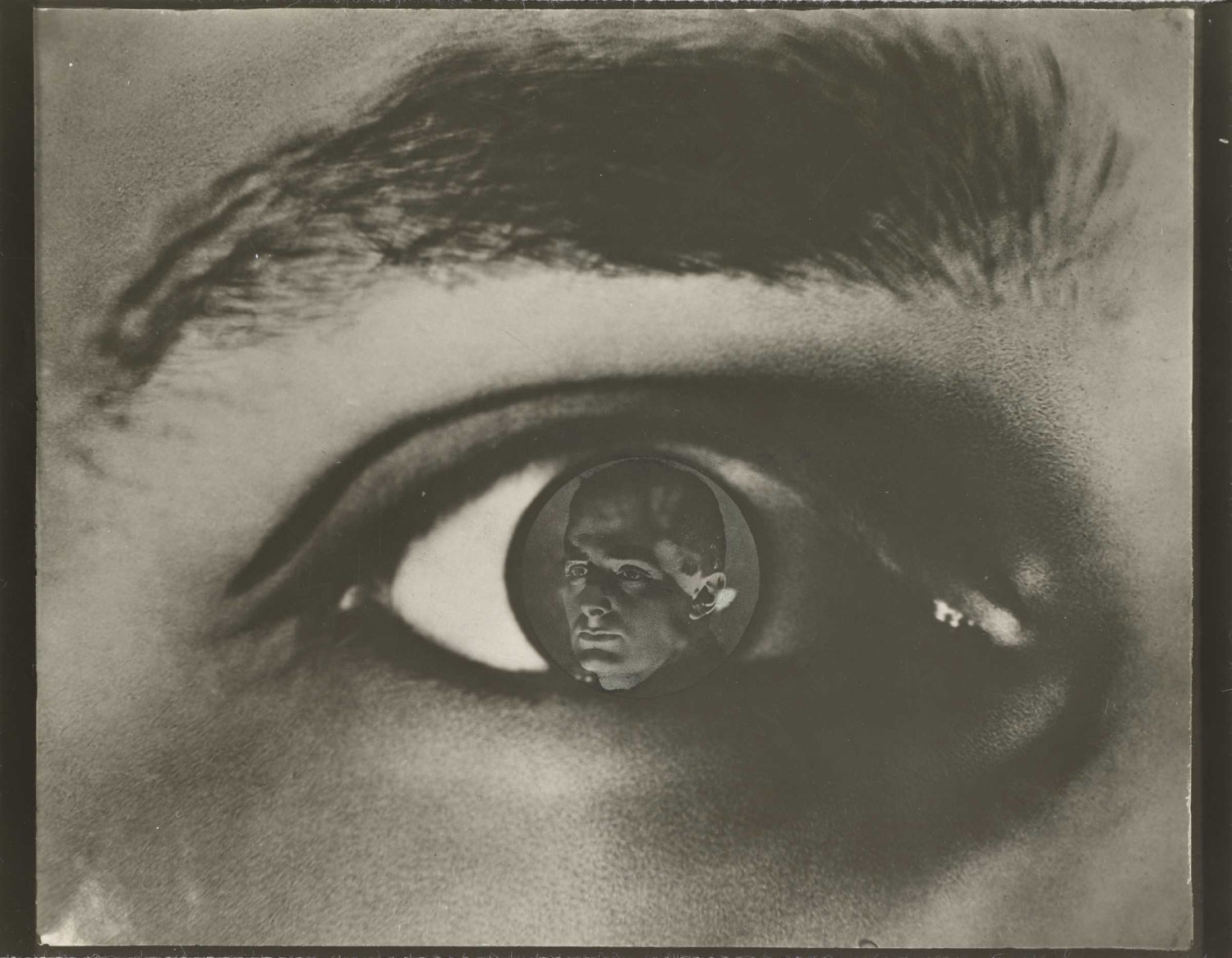 <em>Dziga Vertov-Kino Auge</em>, 1929