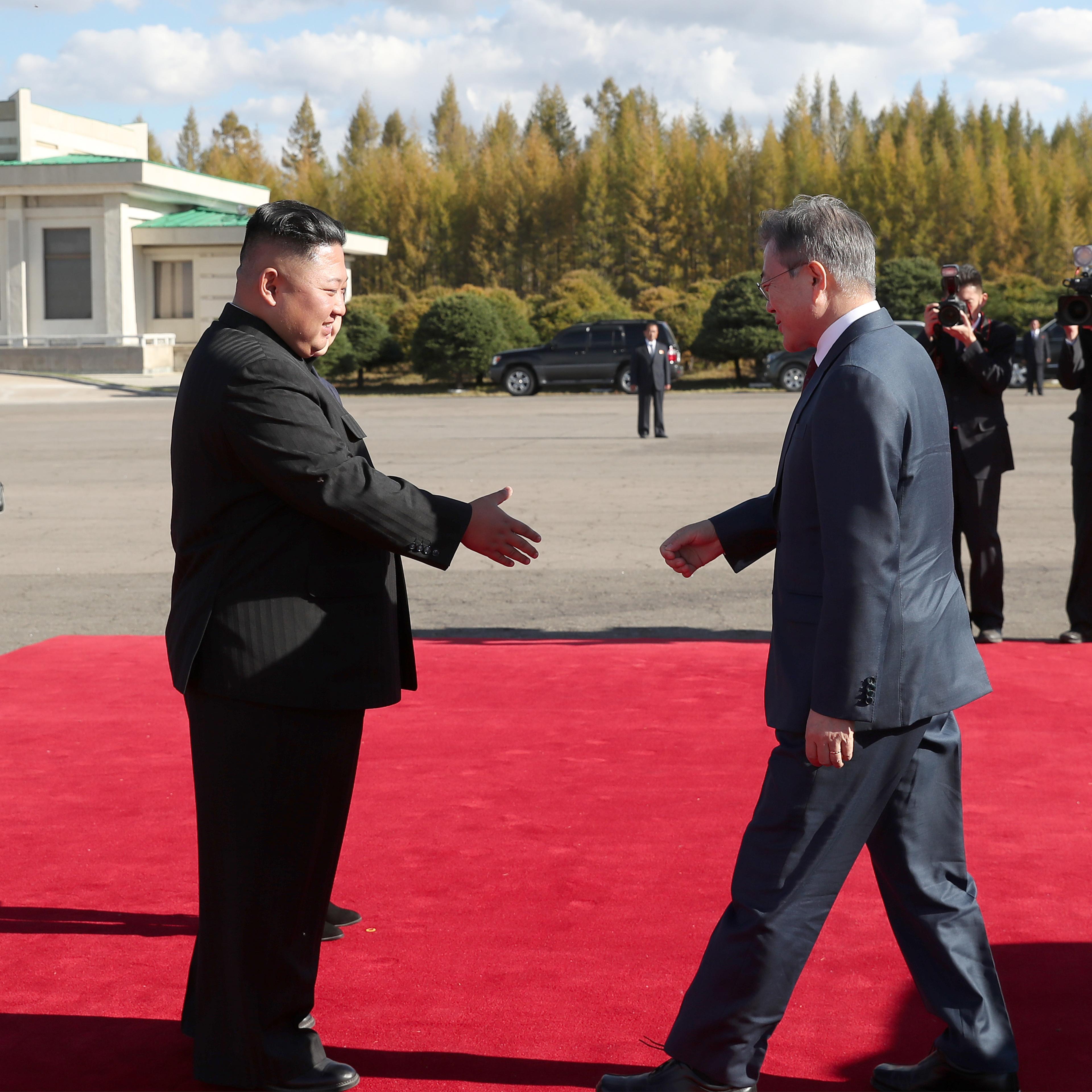 North And South Korean Leaders Meet For Third Summit It Pyonyang