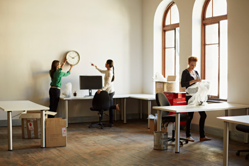 female-coworkers-moving-office