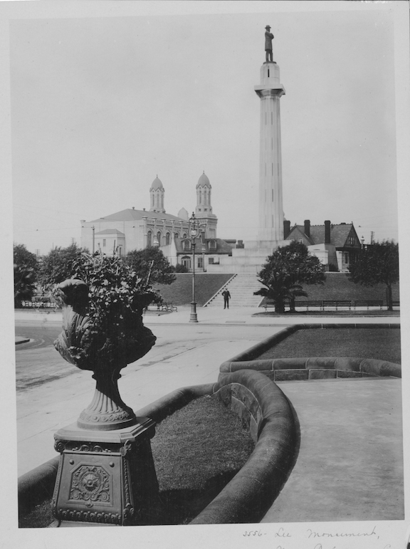 Lee Monument
