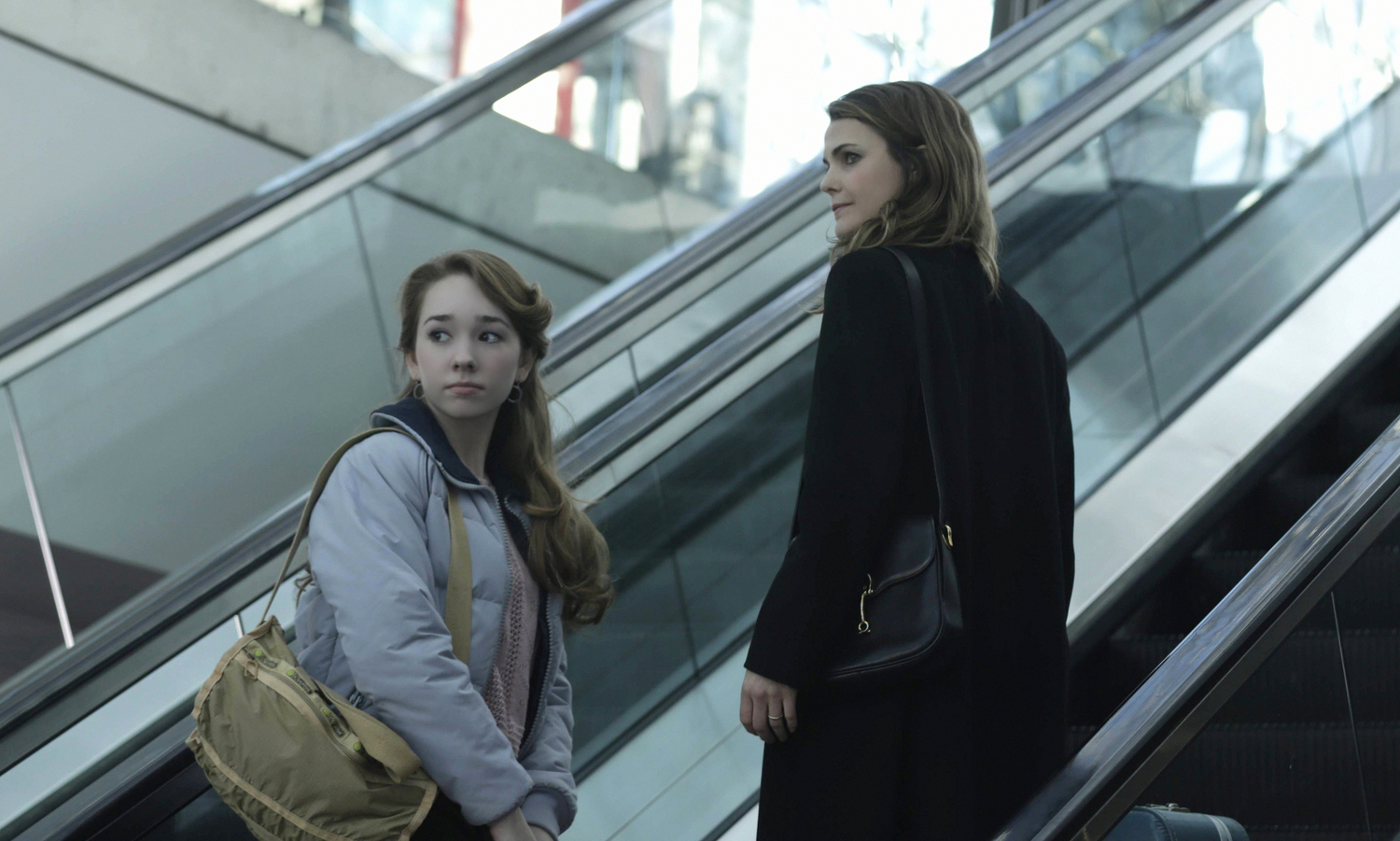 THE AMERICANS -- "March 8, 1983" Episode 313 (Airs Wednesday, April 22, 10:00 PM e/p) Pictured: (l-r) Holly Taylor as Paige Jennings, Keri Russell as Elizabeth Jennings. CR: Patrick Harbon/FX