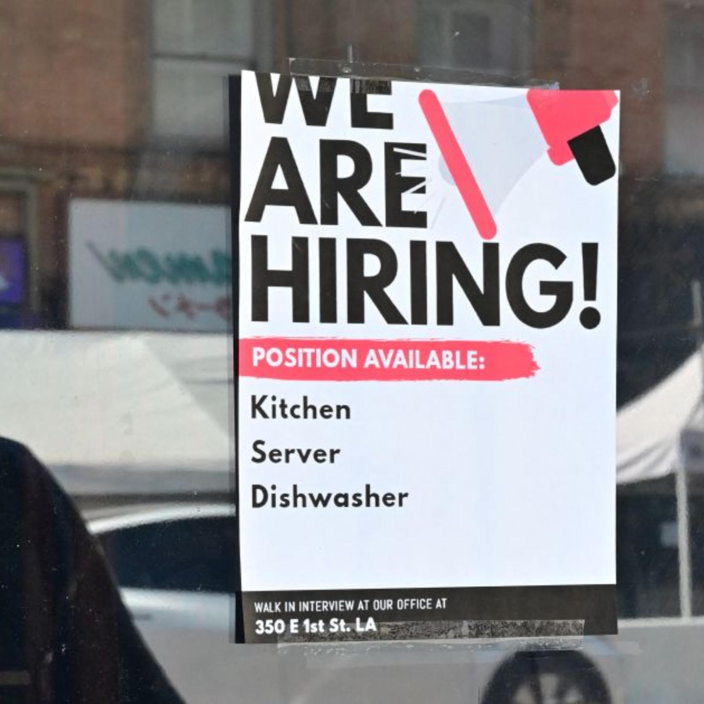 us-jobs-rise-unemployment-drops-fed