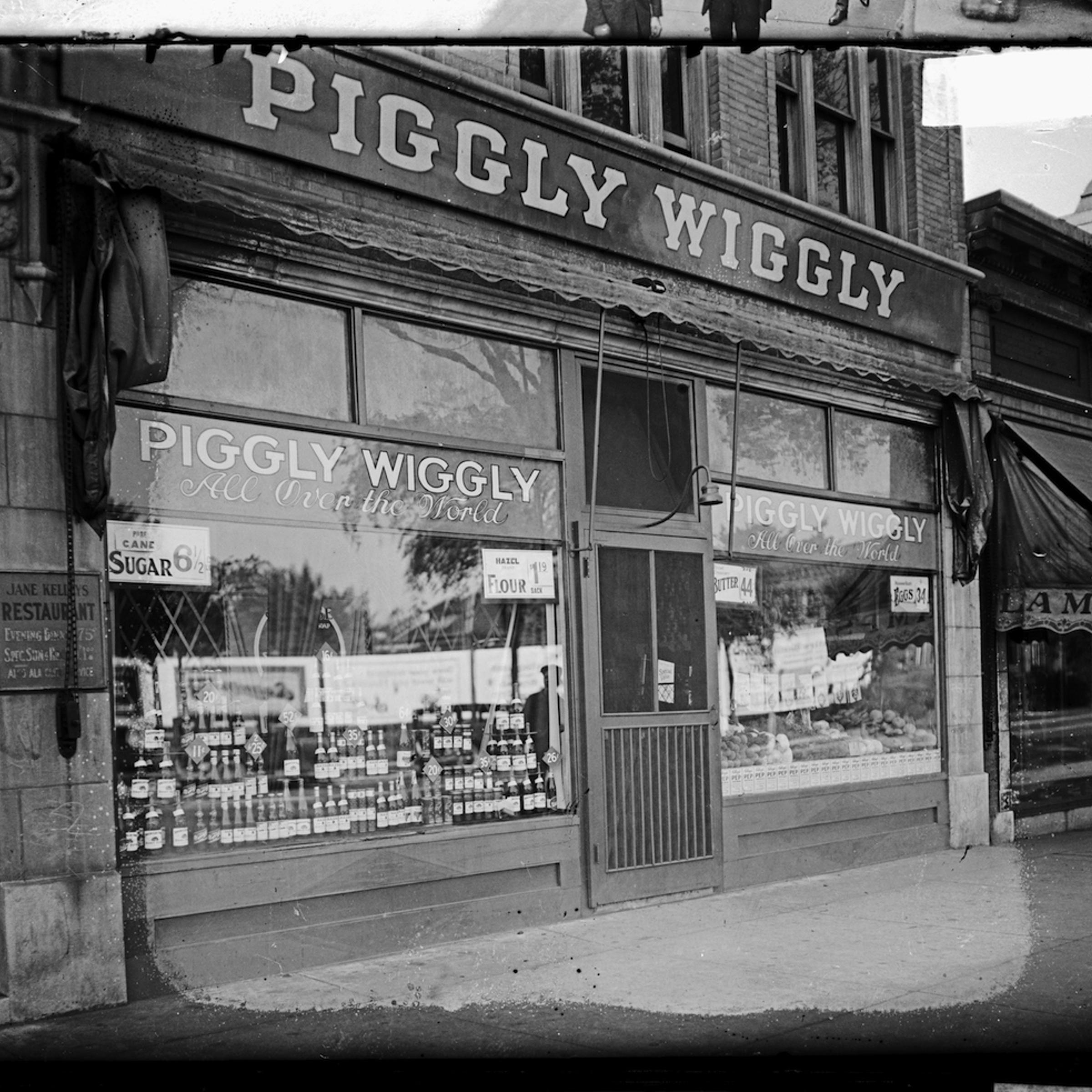 Front Of The Piggly Wiggly Store